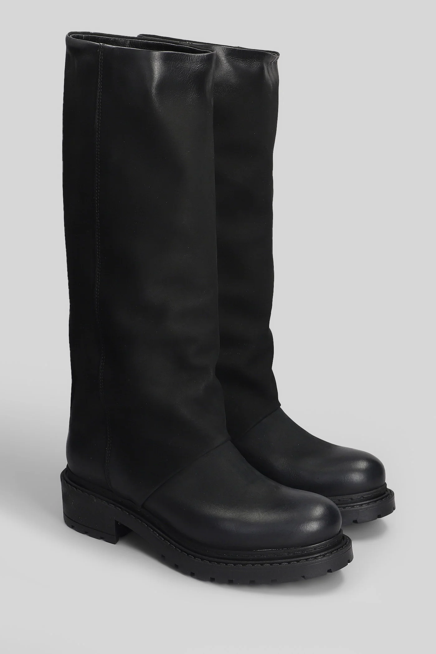 low heels boots in black nubuck - Image 2