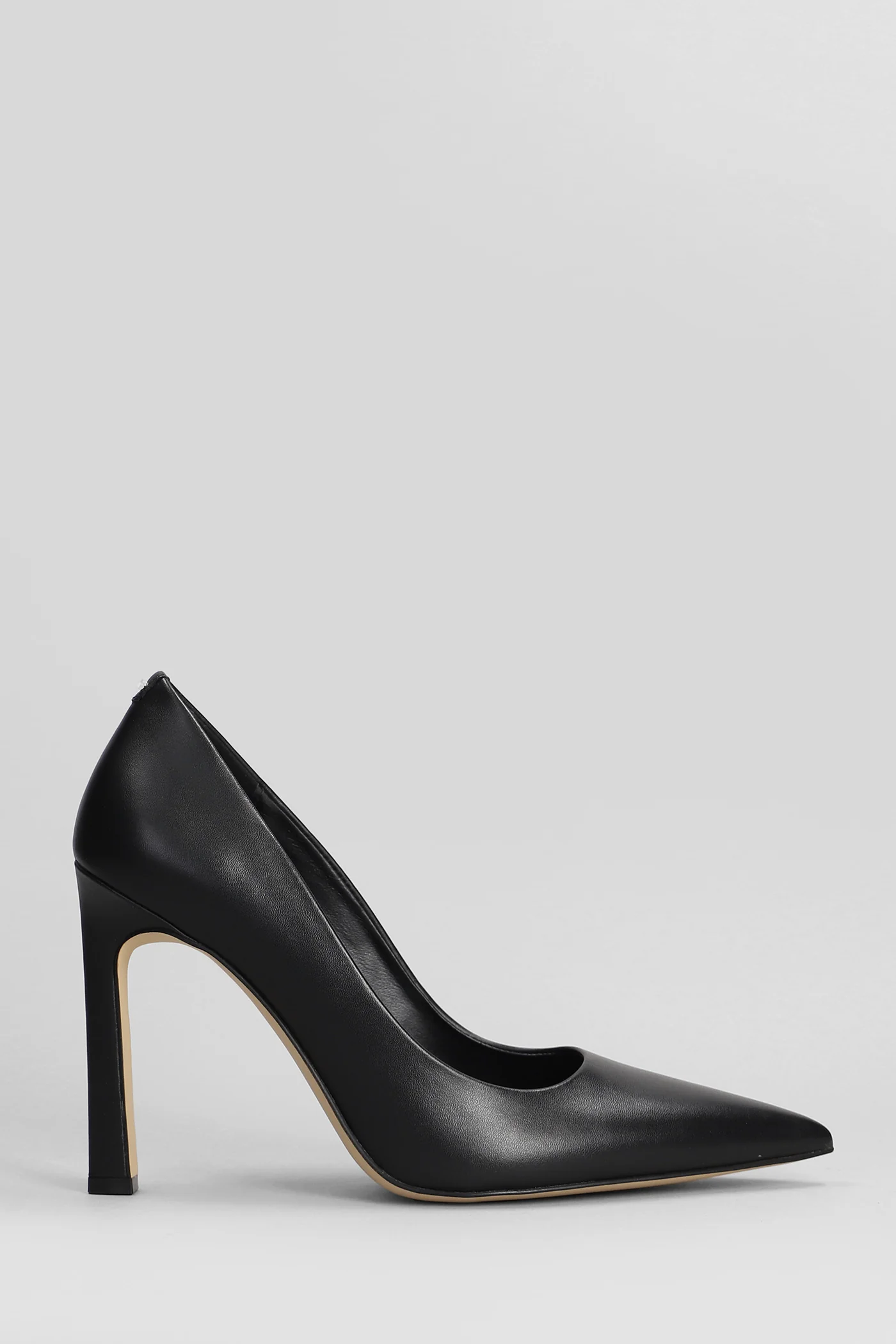 Amara Pump Pumps in black leather