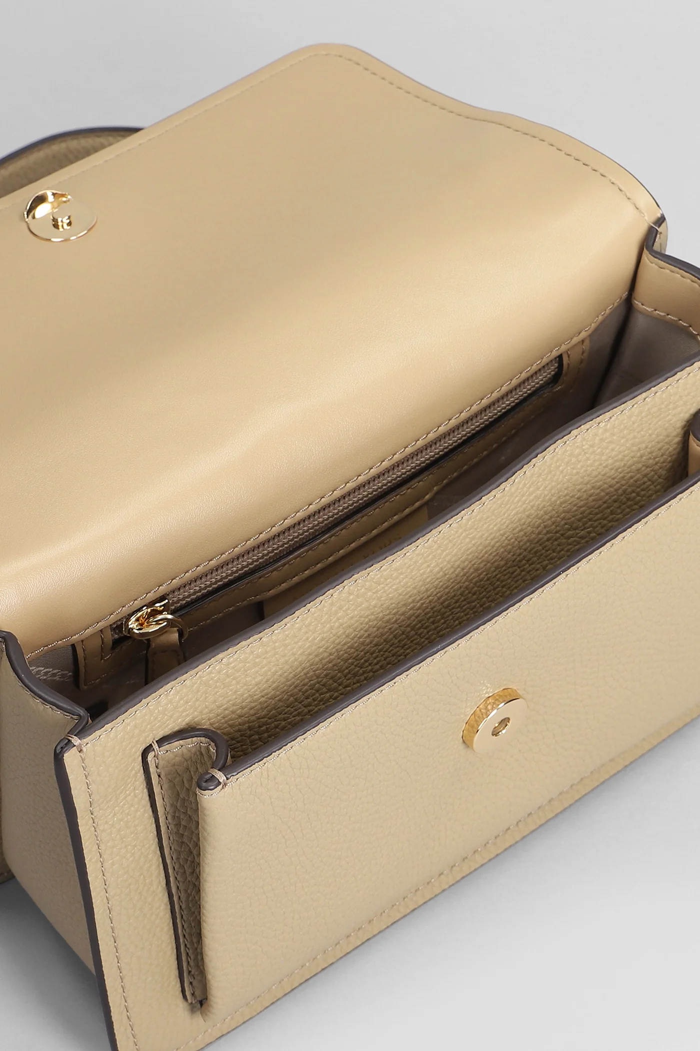 Claire Shoulder bag in Camel leather - Image 4