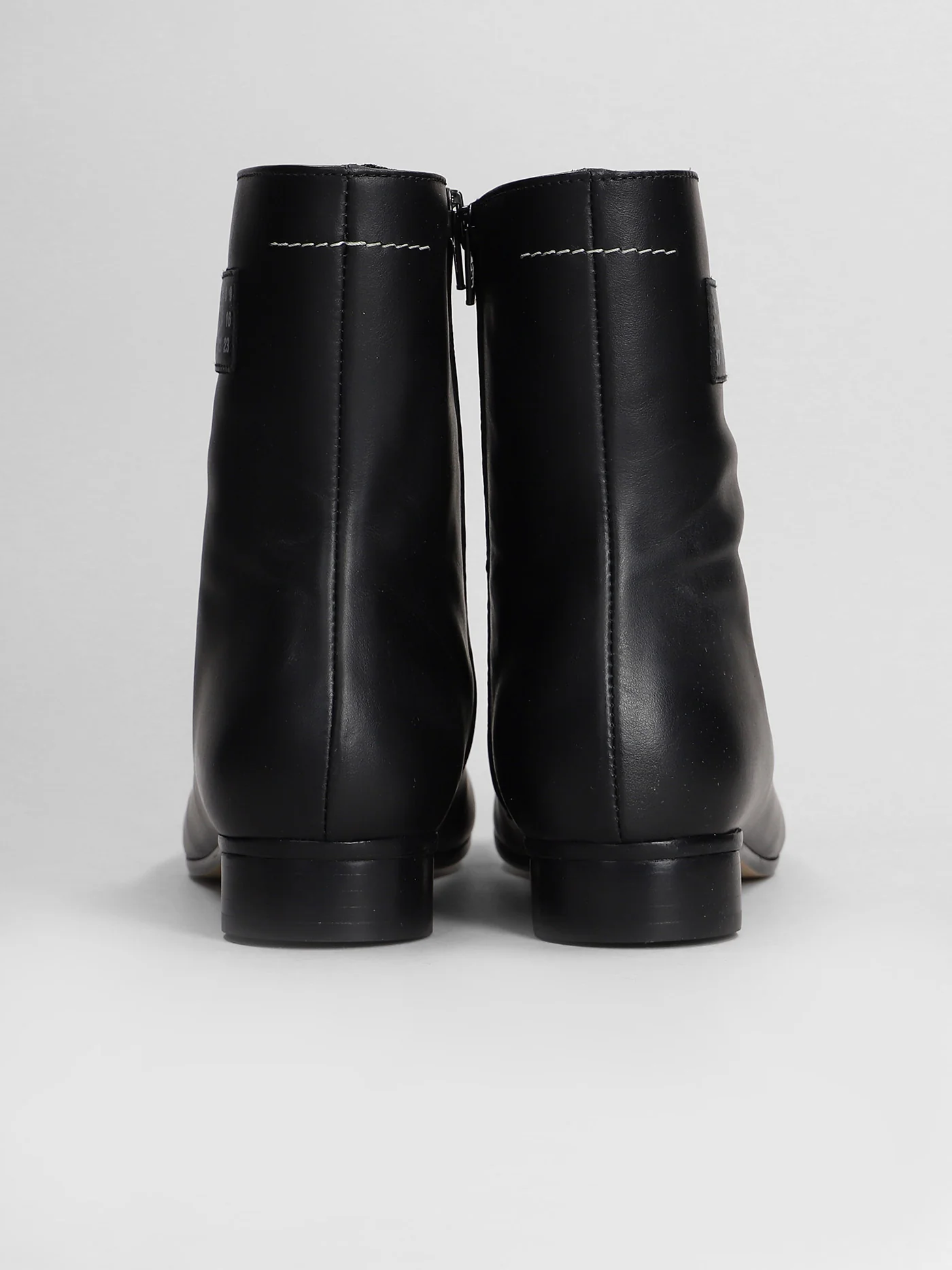 Ankle boots in black leather - Image 3