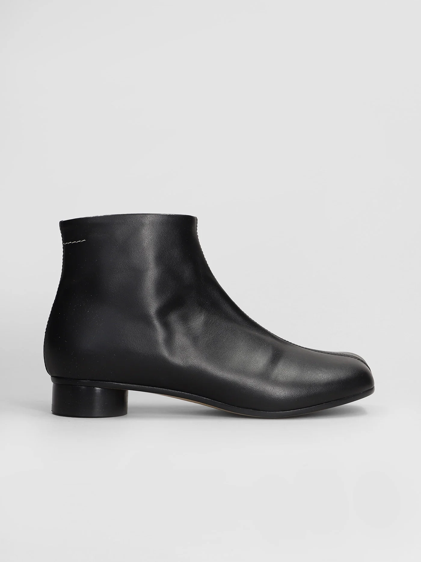 Ankle boots in black leather