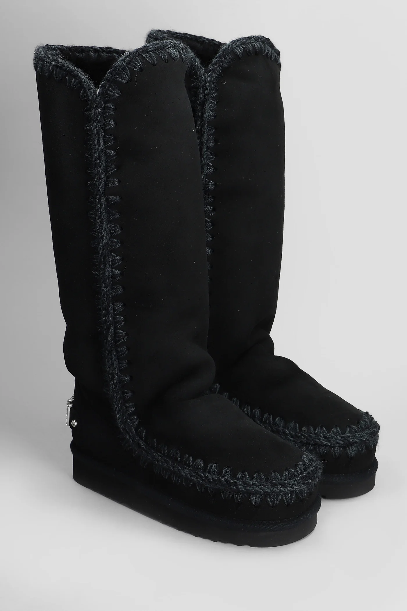 Eskimo 40 low heels boots in black suede - Image 2