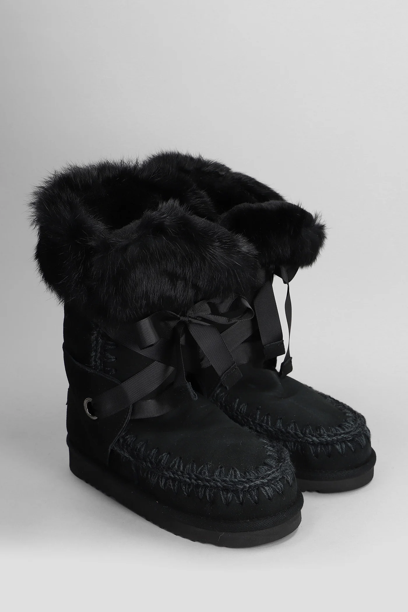 Eskimo lace and fur low heels boots in black suede - Image 2