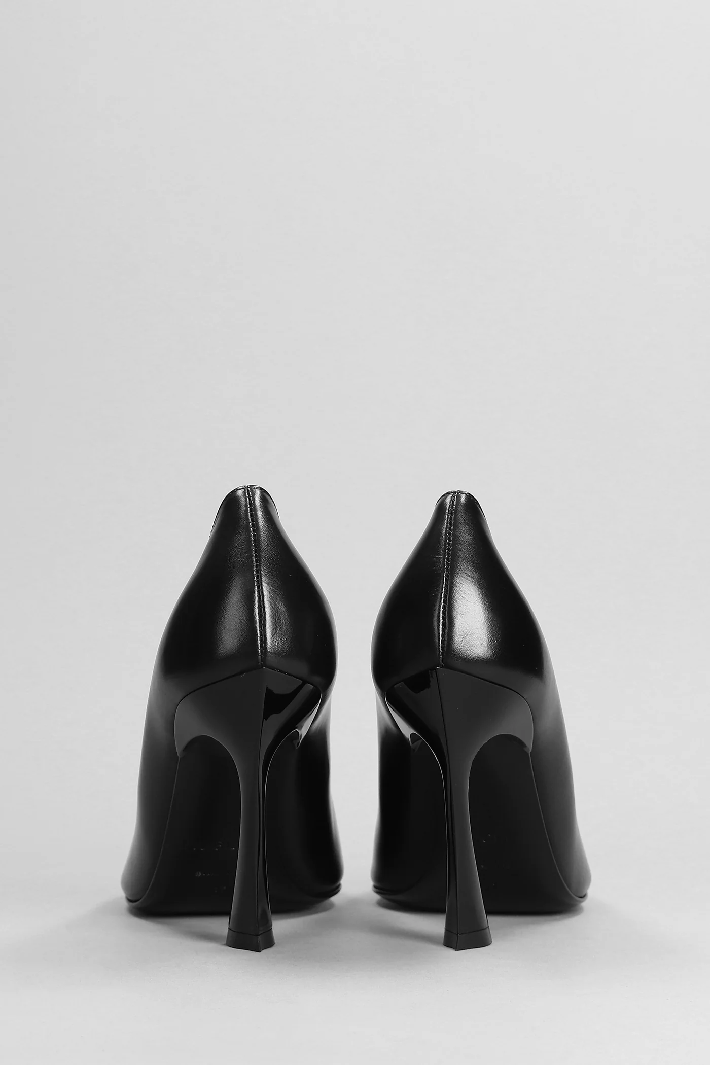 Pumps in black leather - Image 4