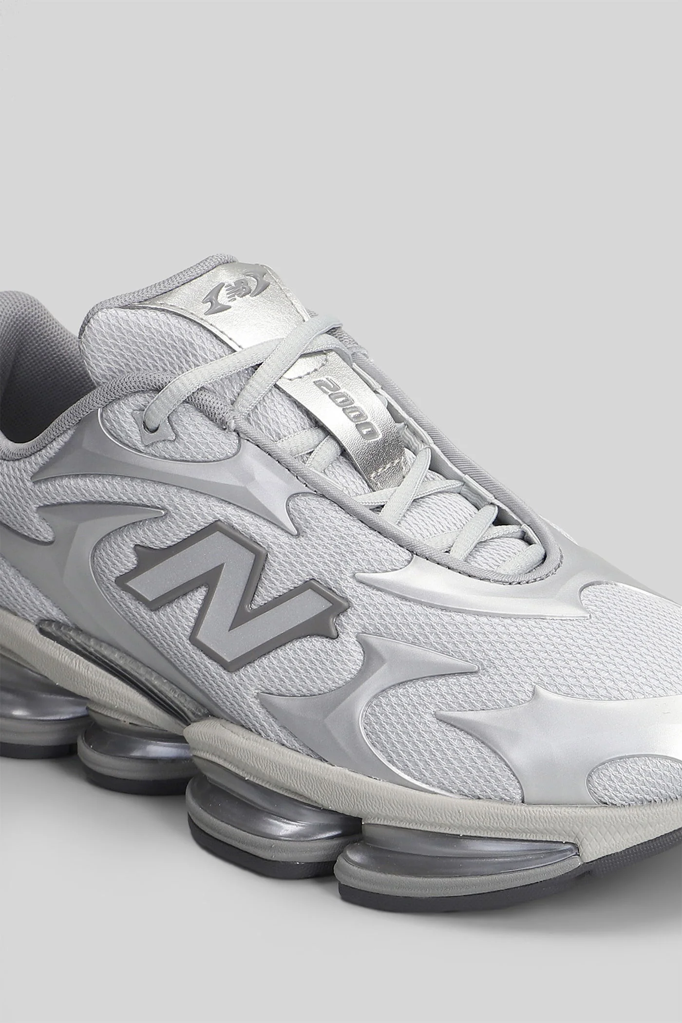 2000 Sneakers in grey leather and fabric - Image 5