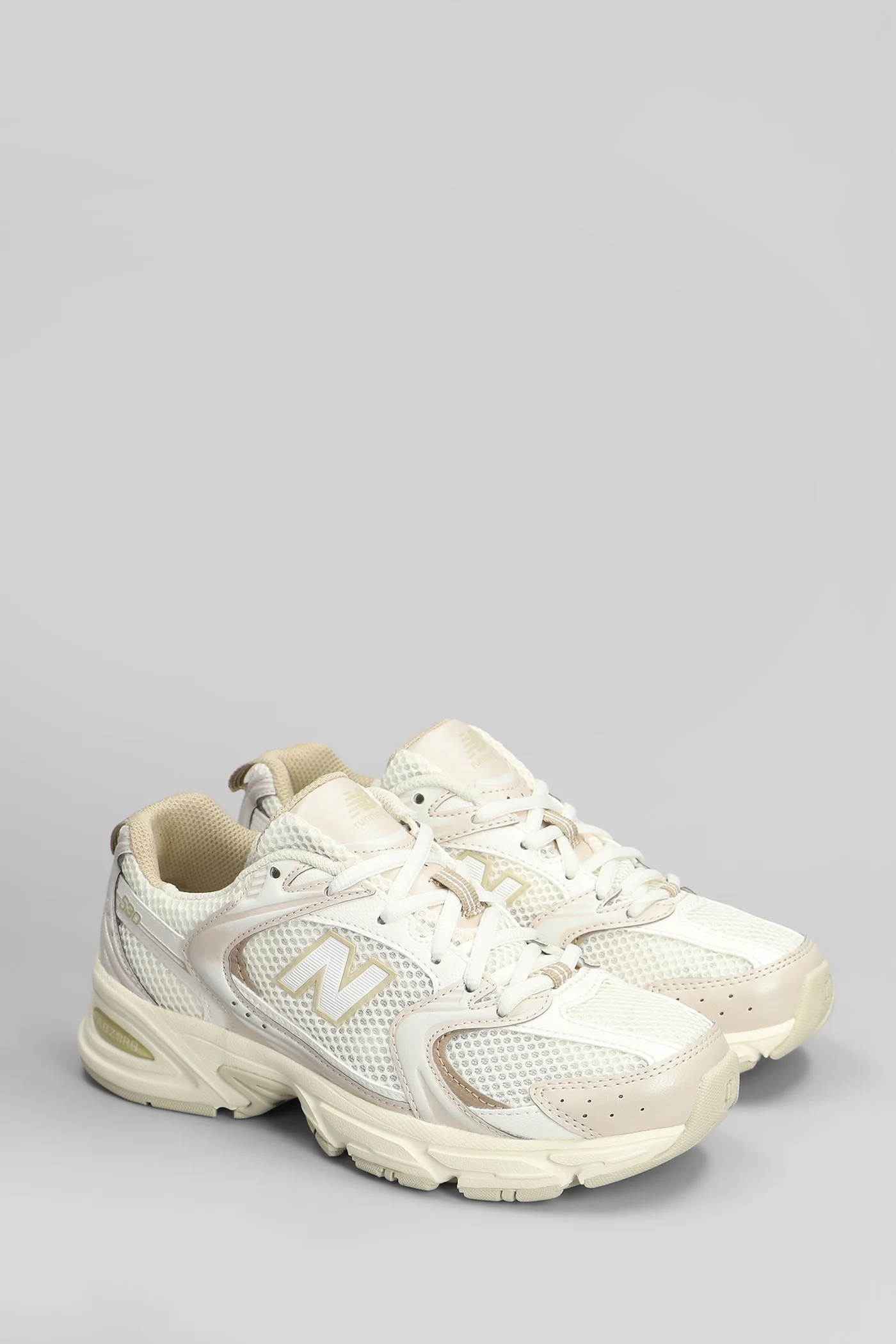 530 Sneakers in beige leather and fabric - Image 2