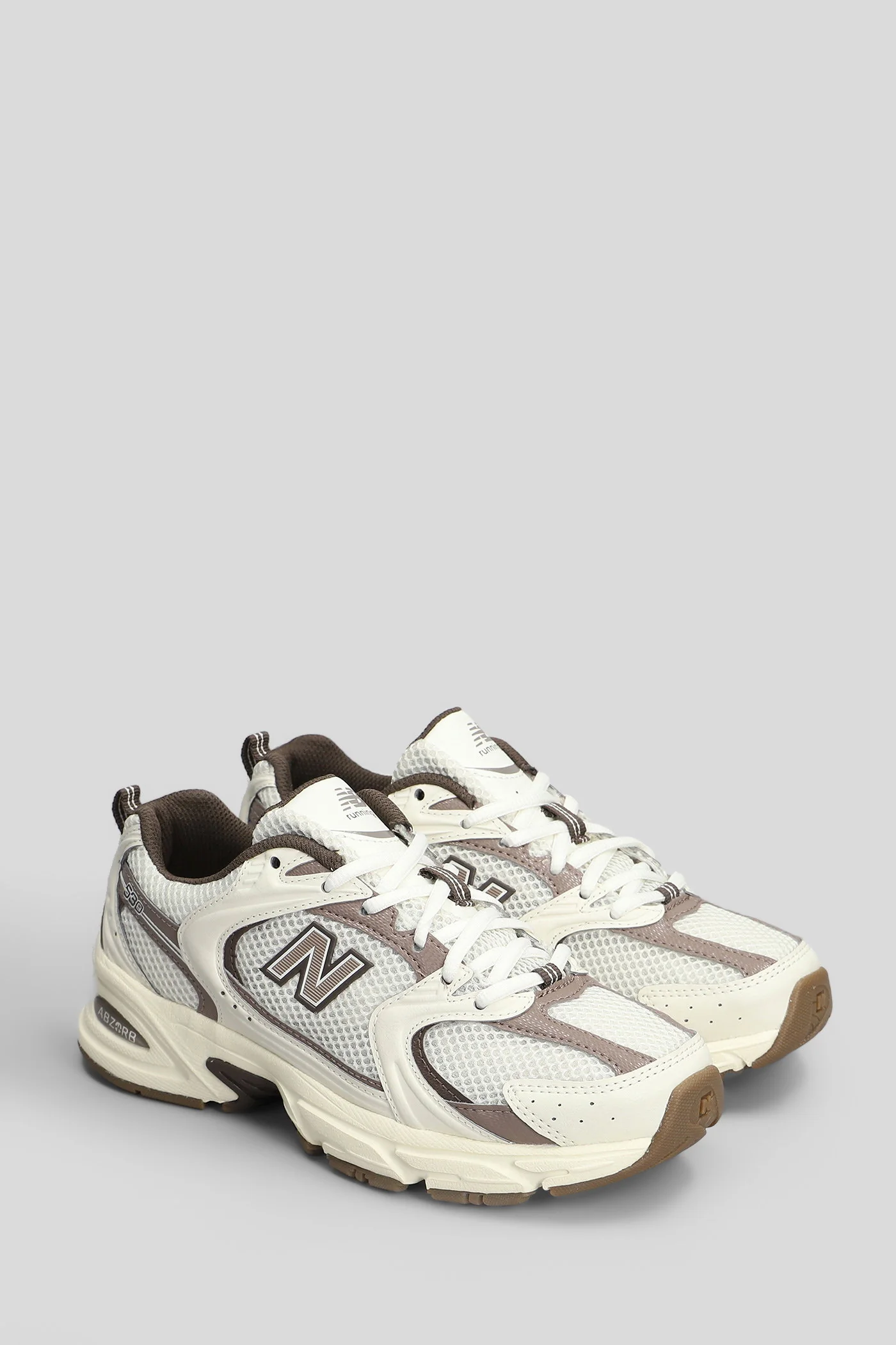 530 Sneakers in beige leather and fabric - Image 2