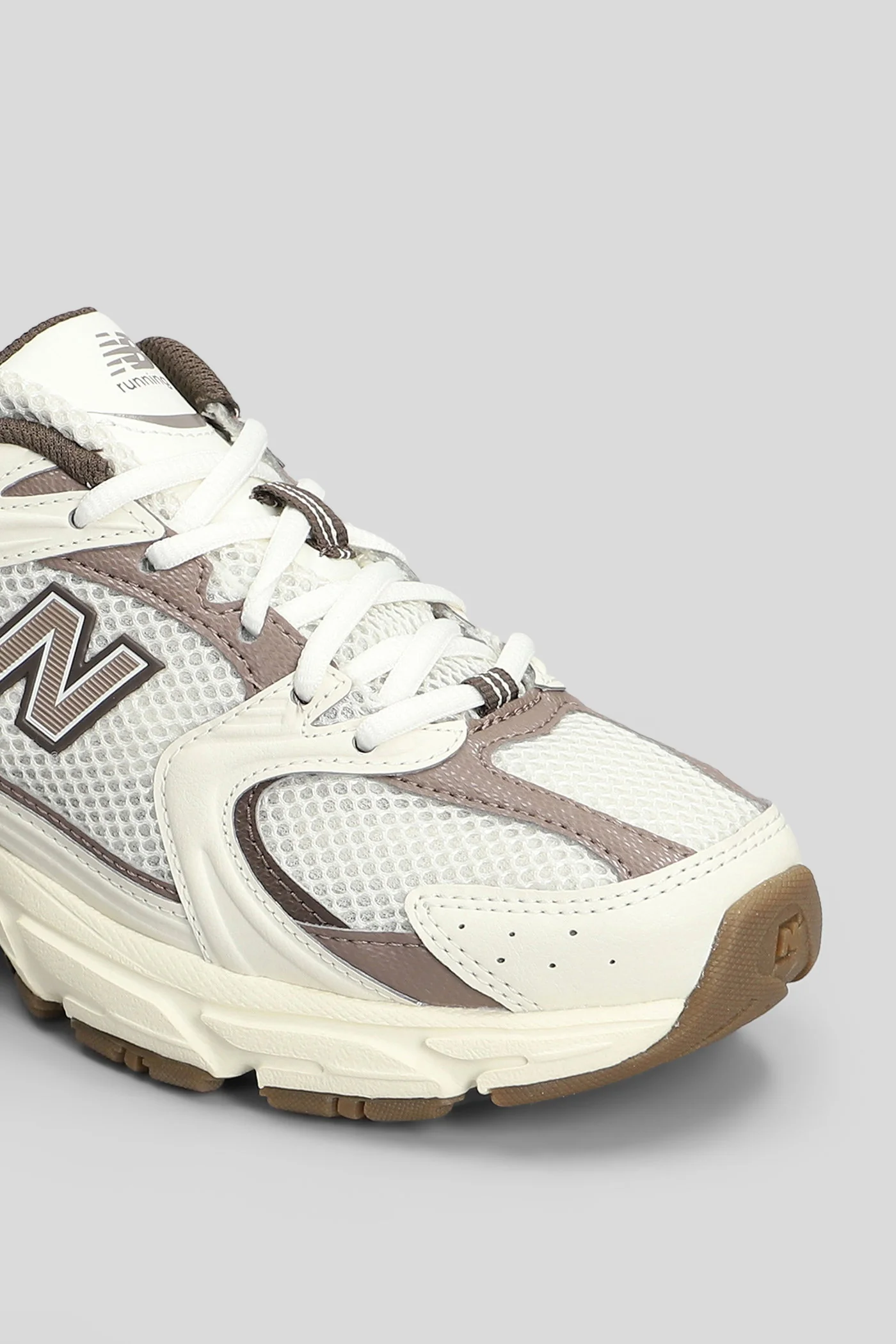 530 Sneakers in beige leather and fabric - Image 5