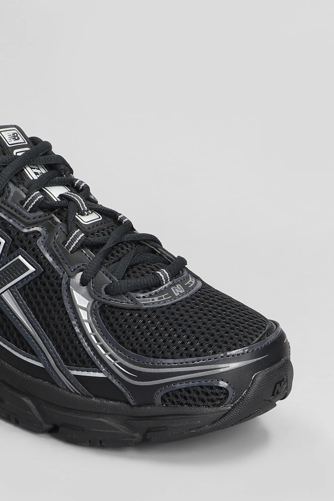 740 Sneakers in black leather and fabric - Image 5