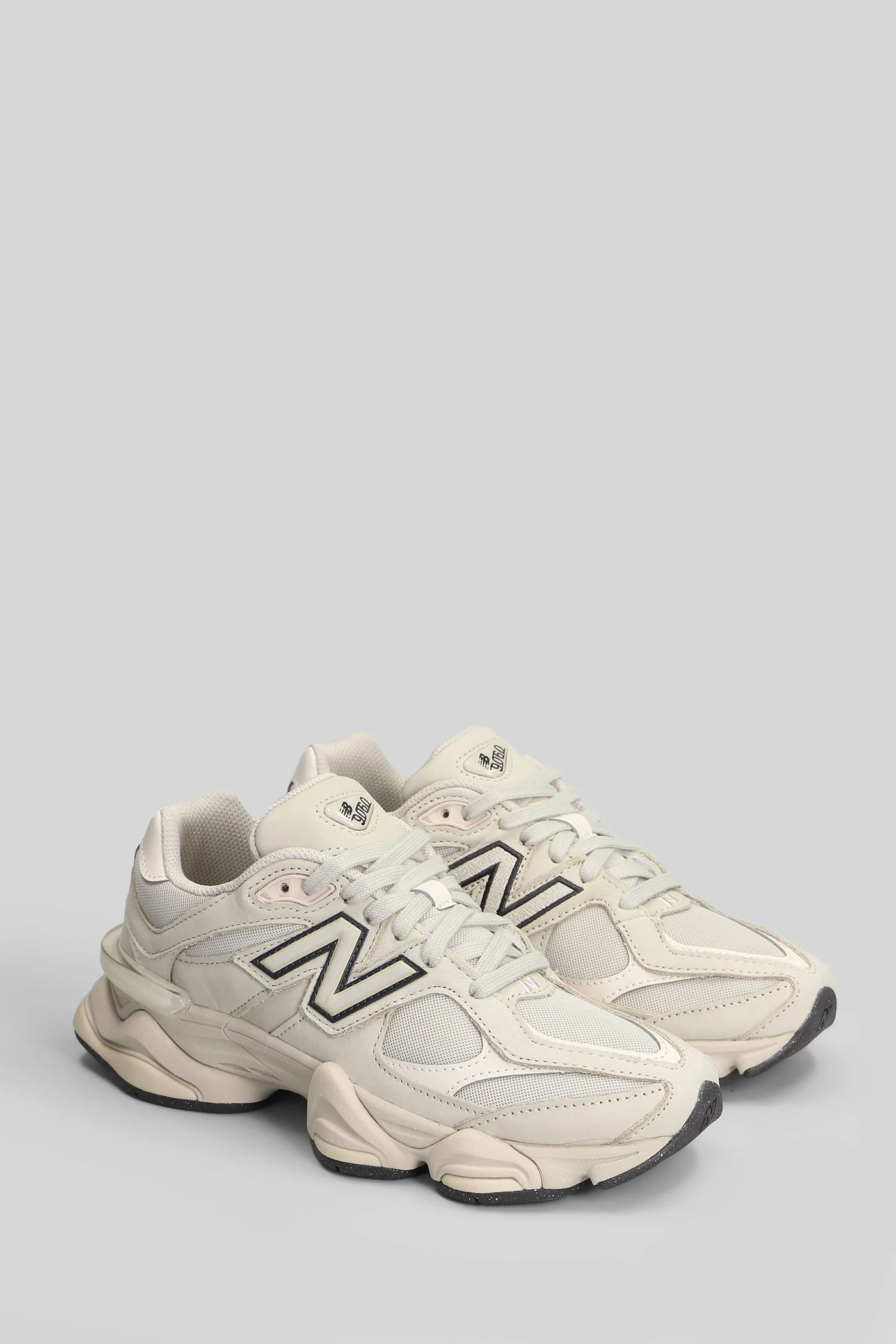 9060 Sneakers in beige leather and fabric - Image 2