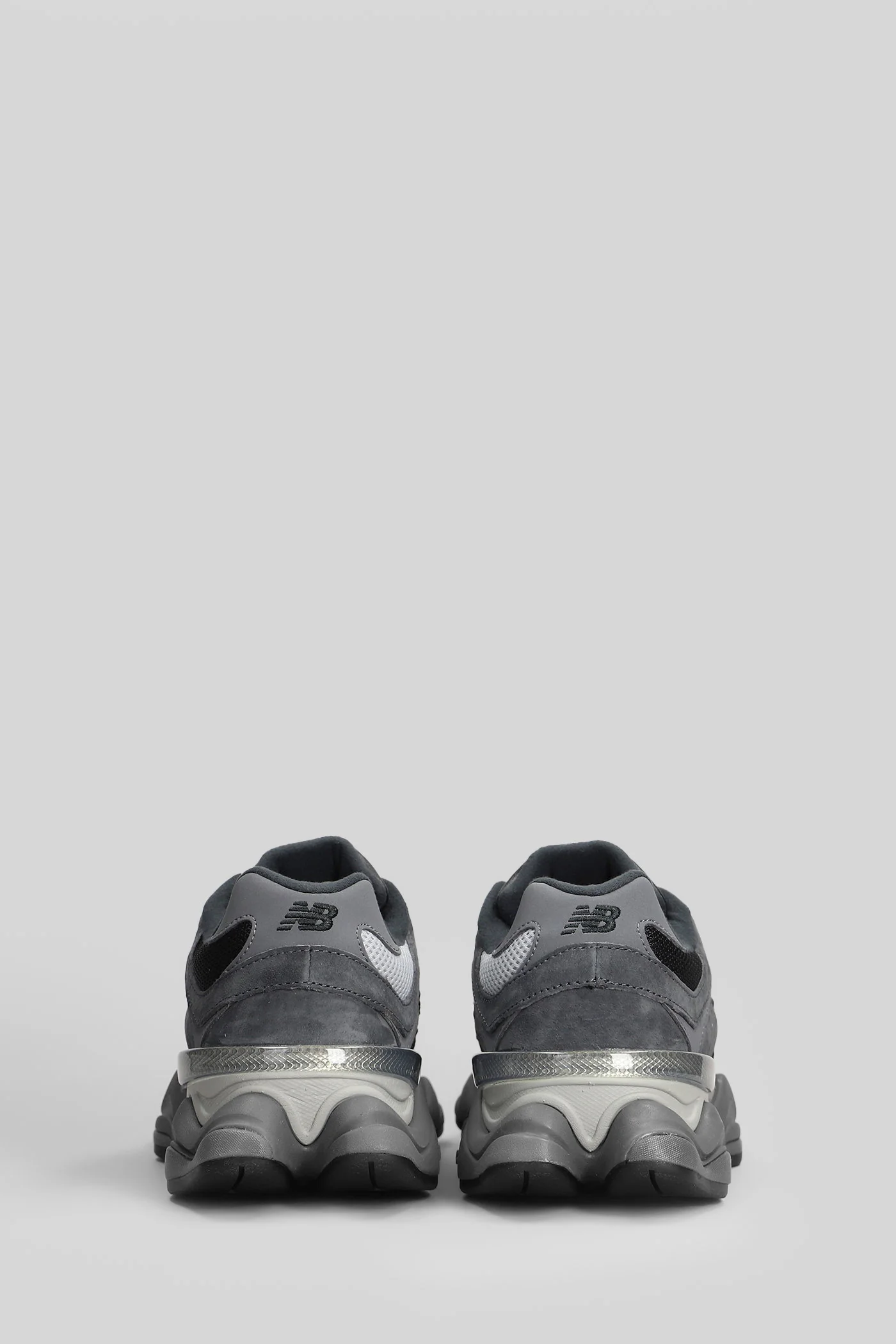 9060 Sneakers in black Suede and fabric - Image 4