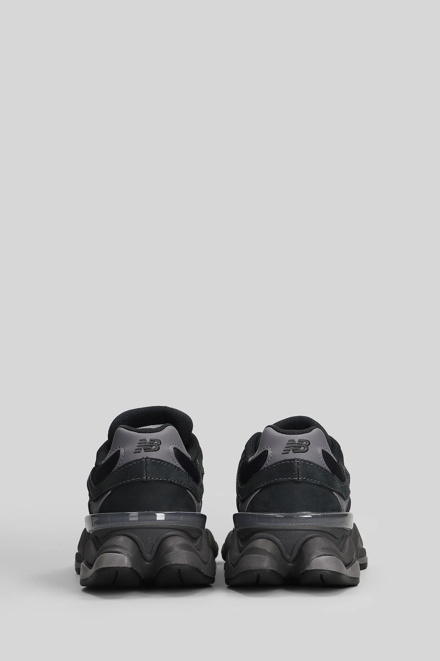 9060 Sneakers in black Suede and fabric - Image 4