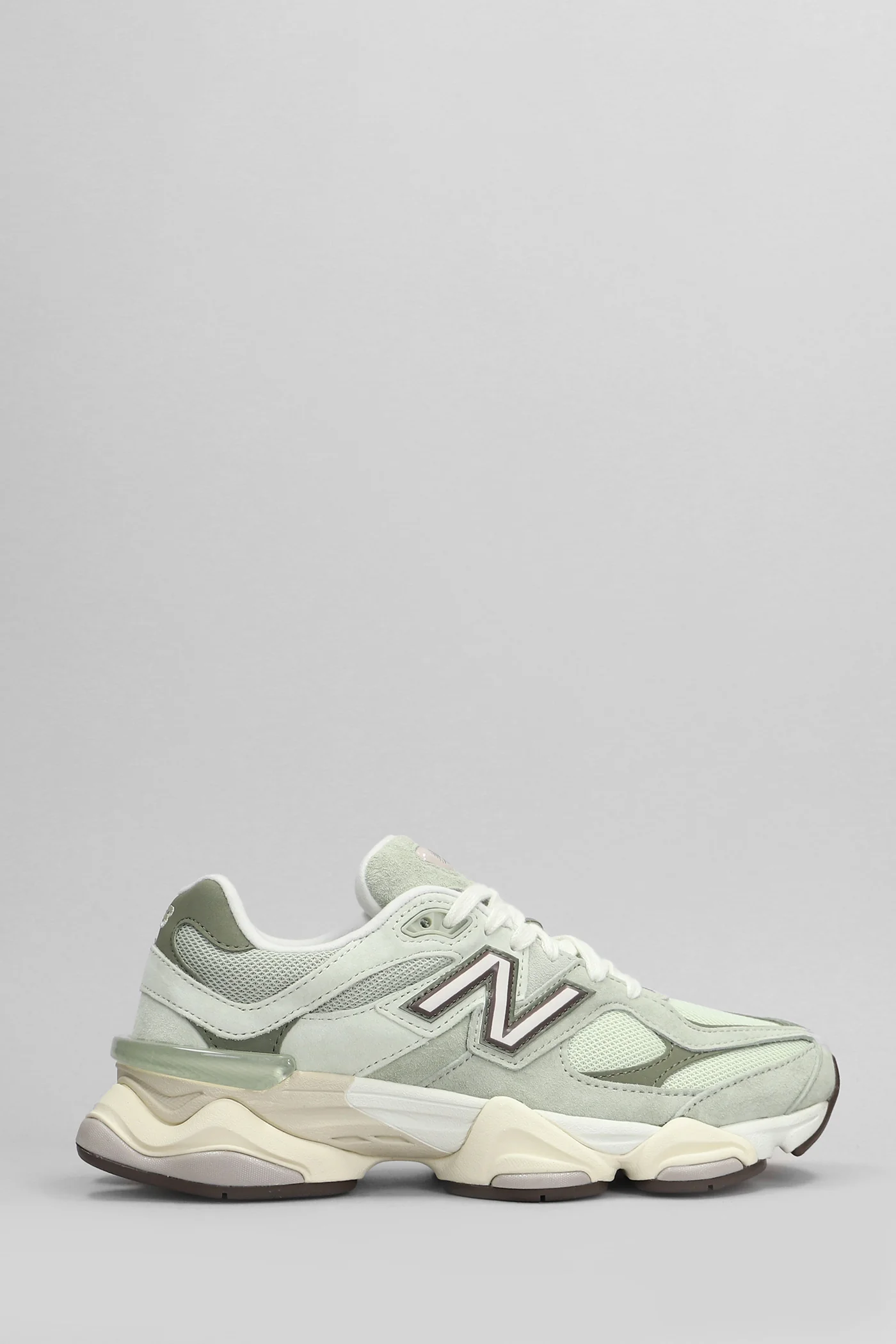 9060 Sneakers in green Suede and fabric