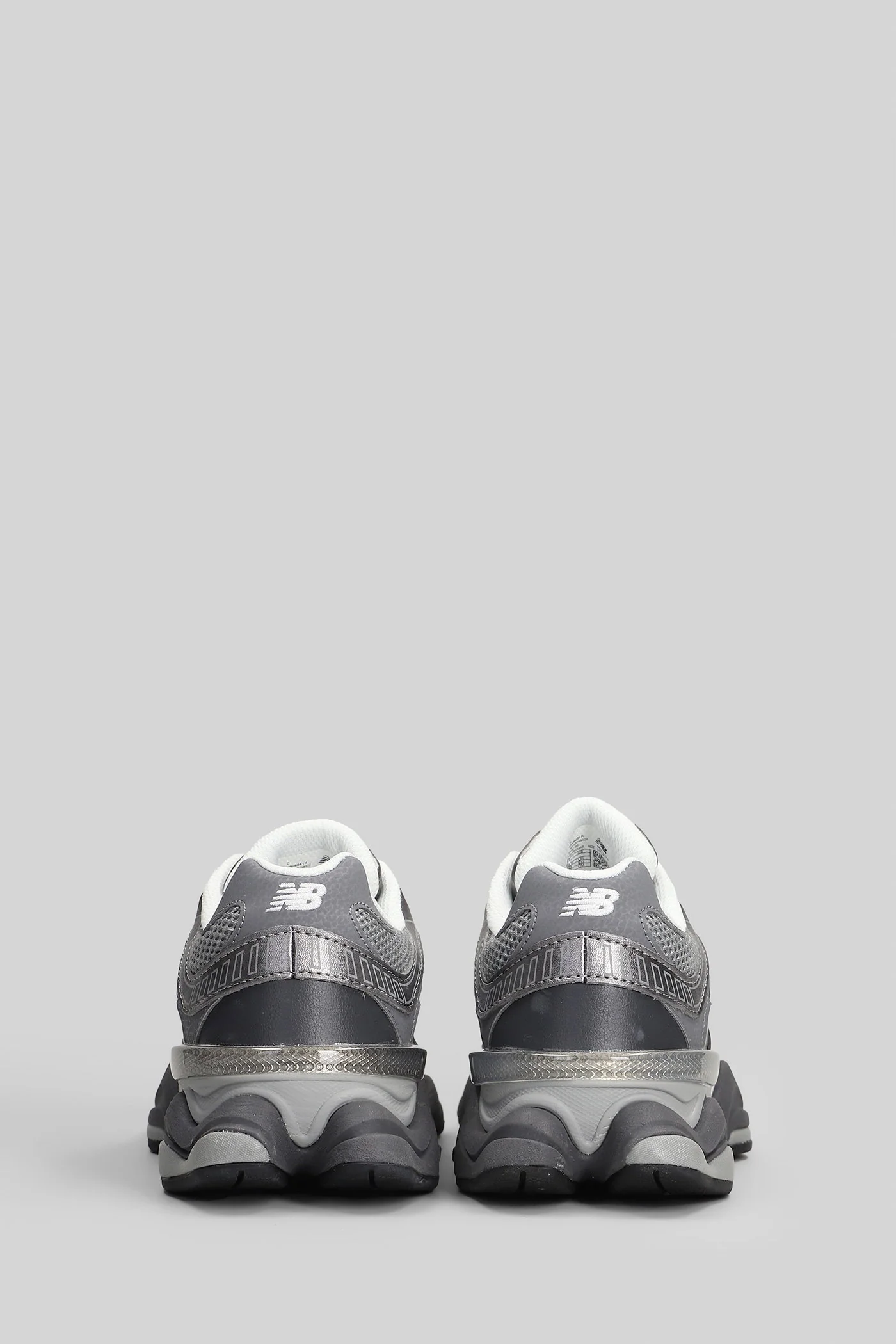 9060 Sneakers in grey leather and fabric - Image 4