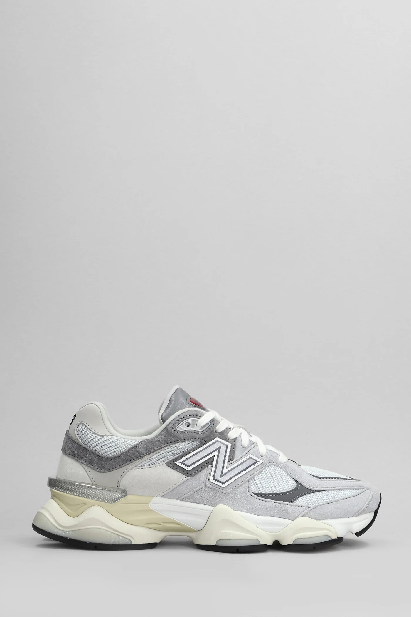 9060 Sneakers in grey Suede and fabric
