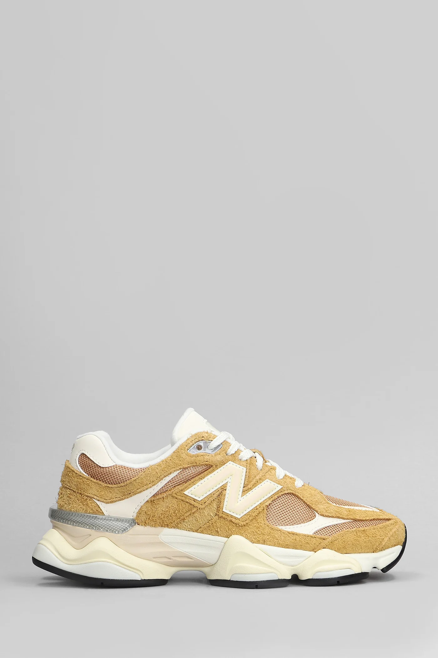 9060 Sneakers in leather color suede