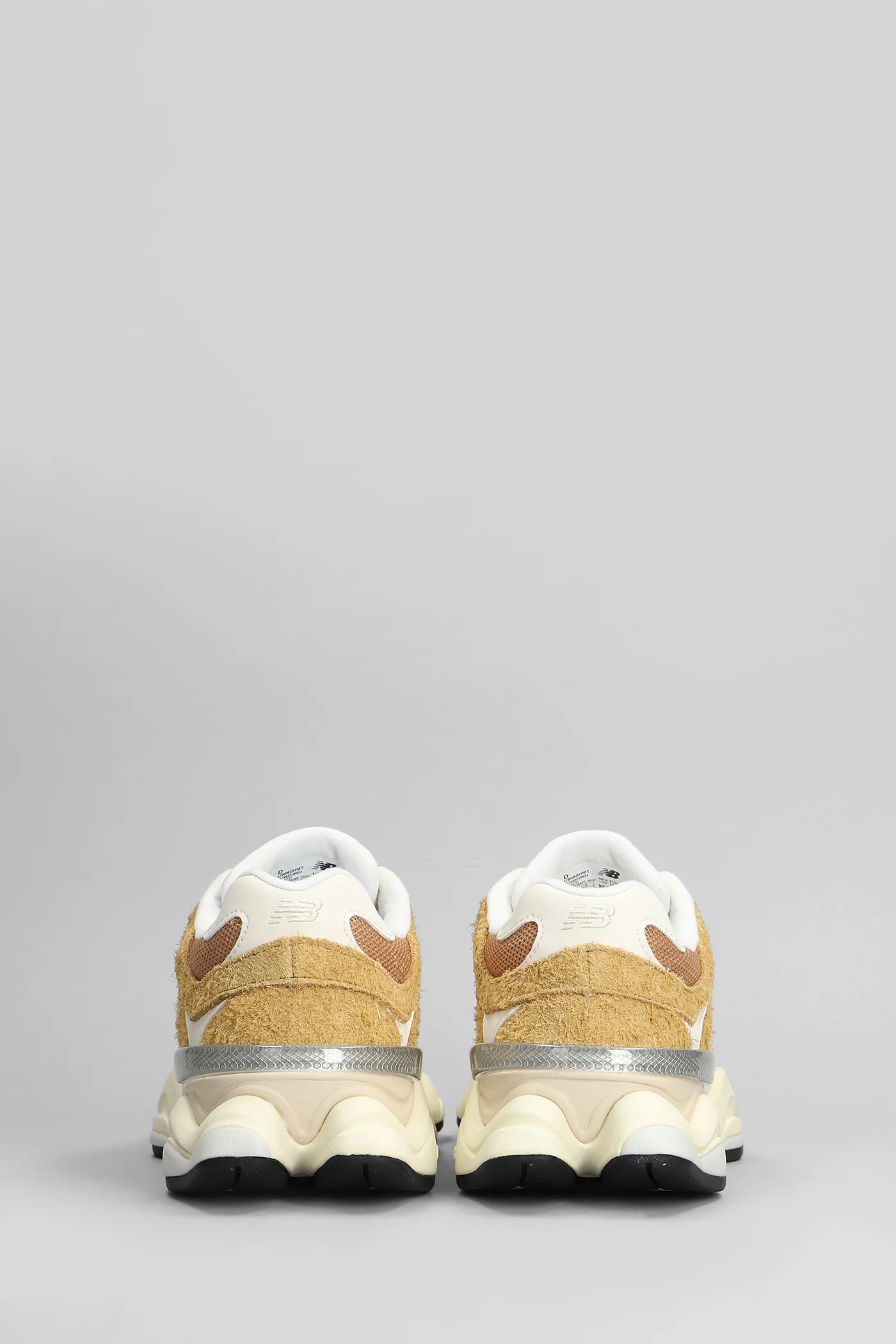9060 Sneakers in leather color suede - Image 4