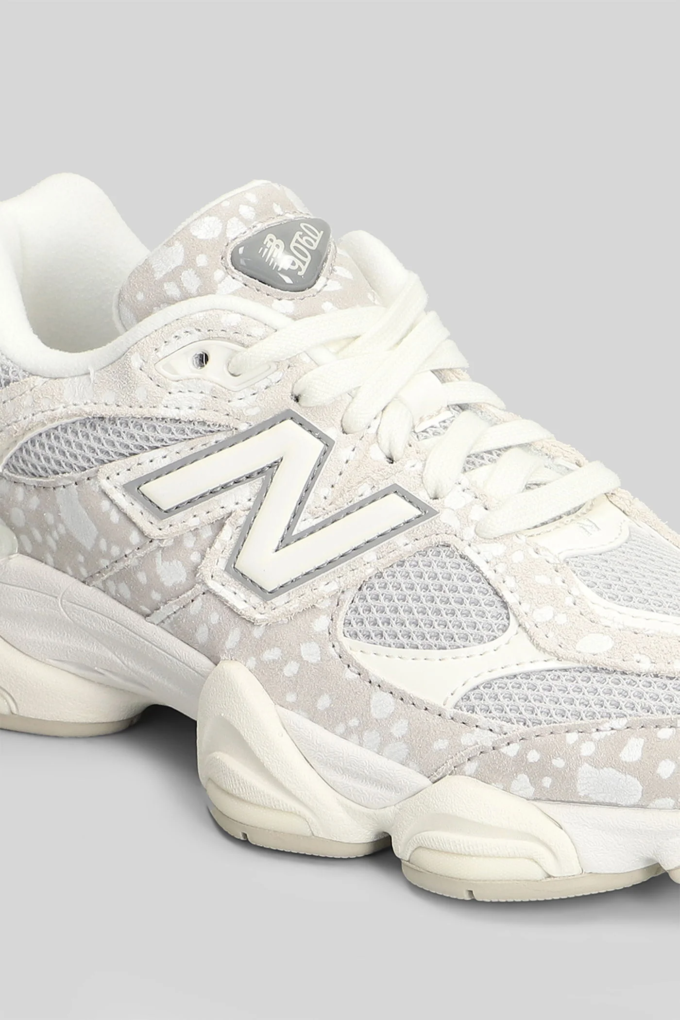 9060 Sneakers in white Suede and fabric - Image 5