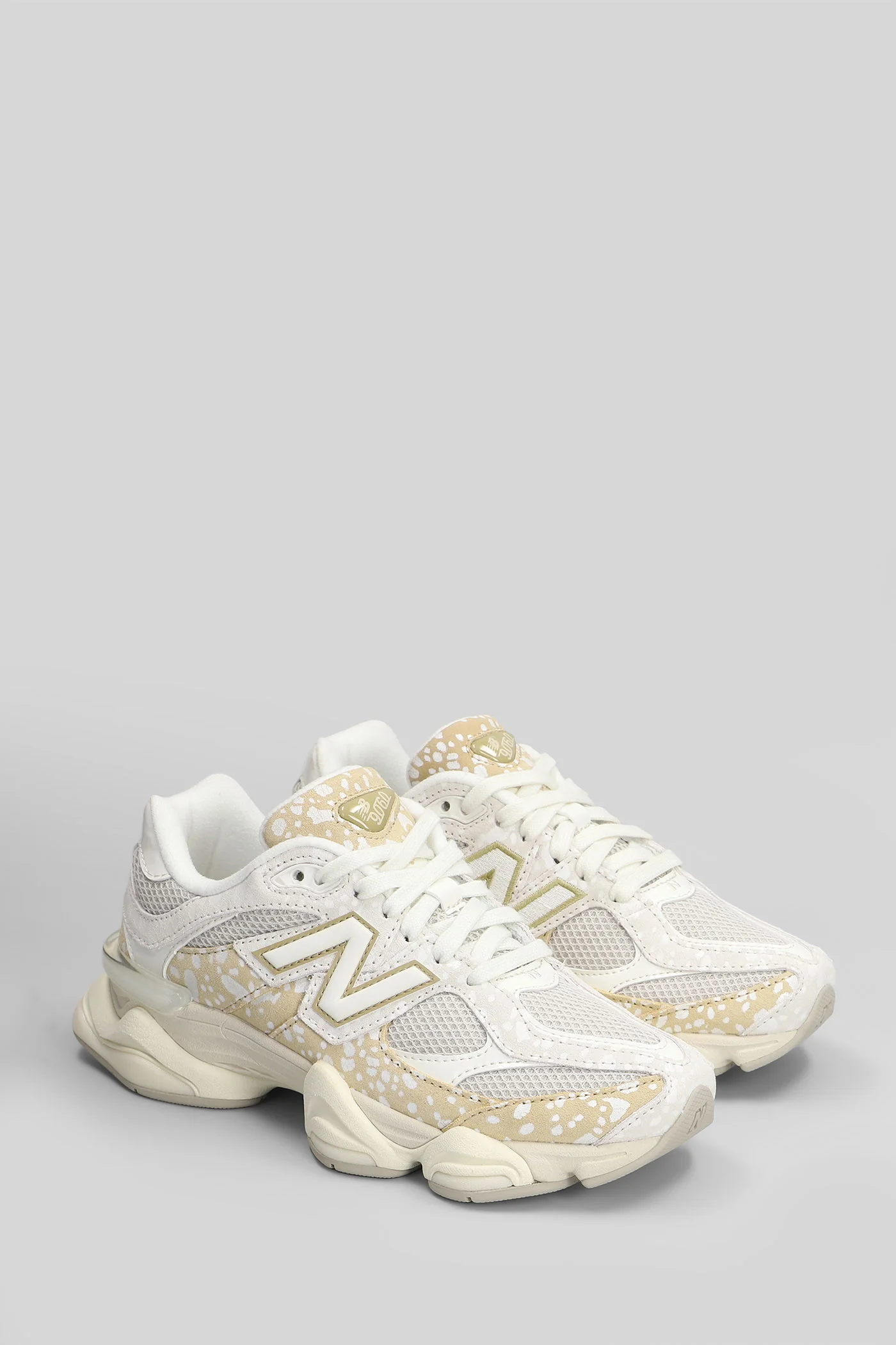 9060 Sneakers in white Suede and fabric - Image 2
