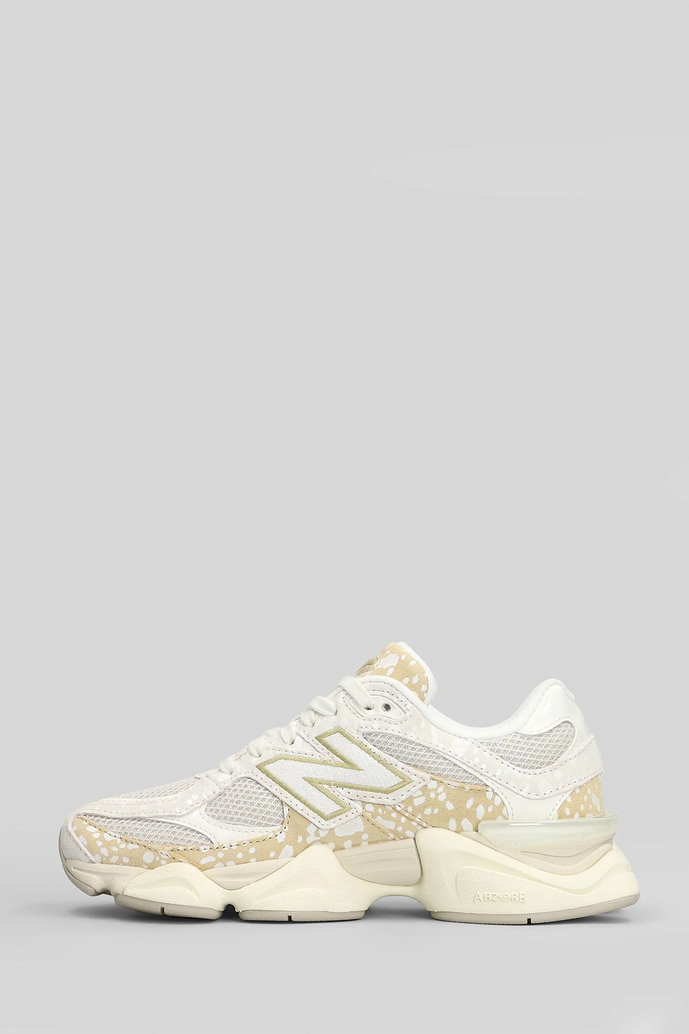 9060 Sneakers in white Suede and fabric - Image 3