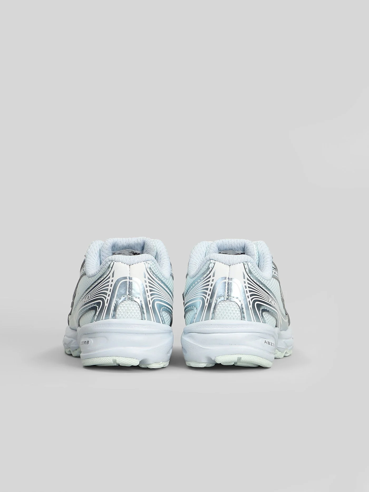 740 Sneakers in cyan leather and fabric - Image 4