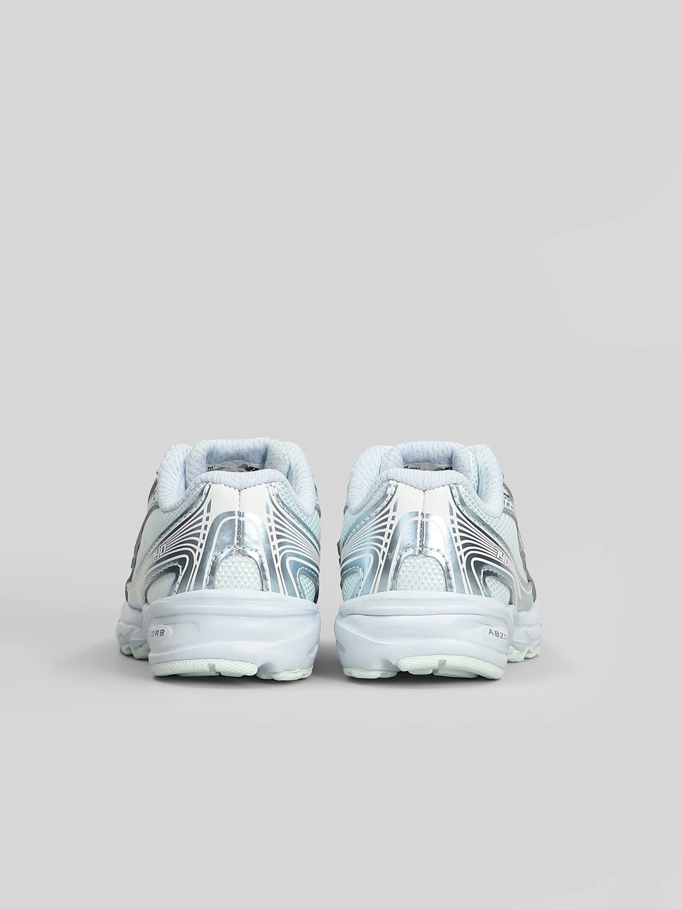 740 Sneakers in cyan leather and fabric - Image 4
