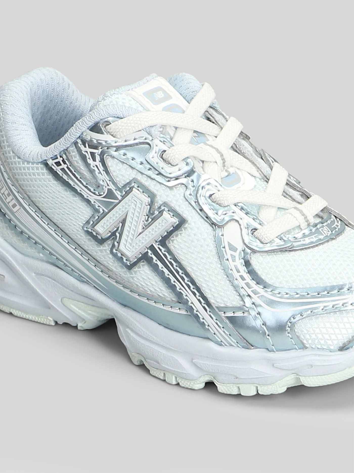 740 Sneakers in cyan leather and fabric - Image 5