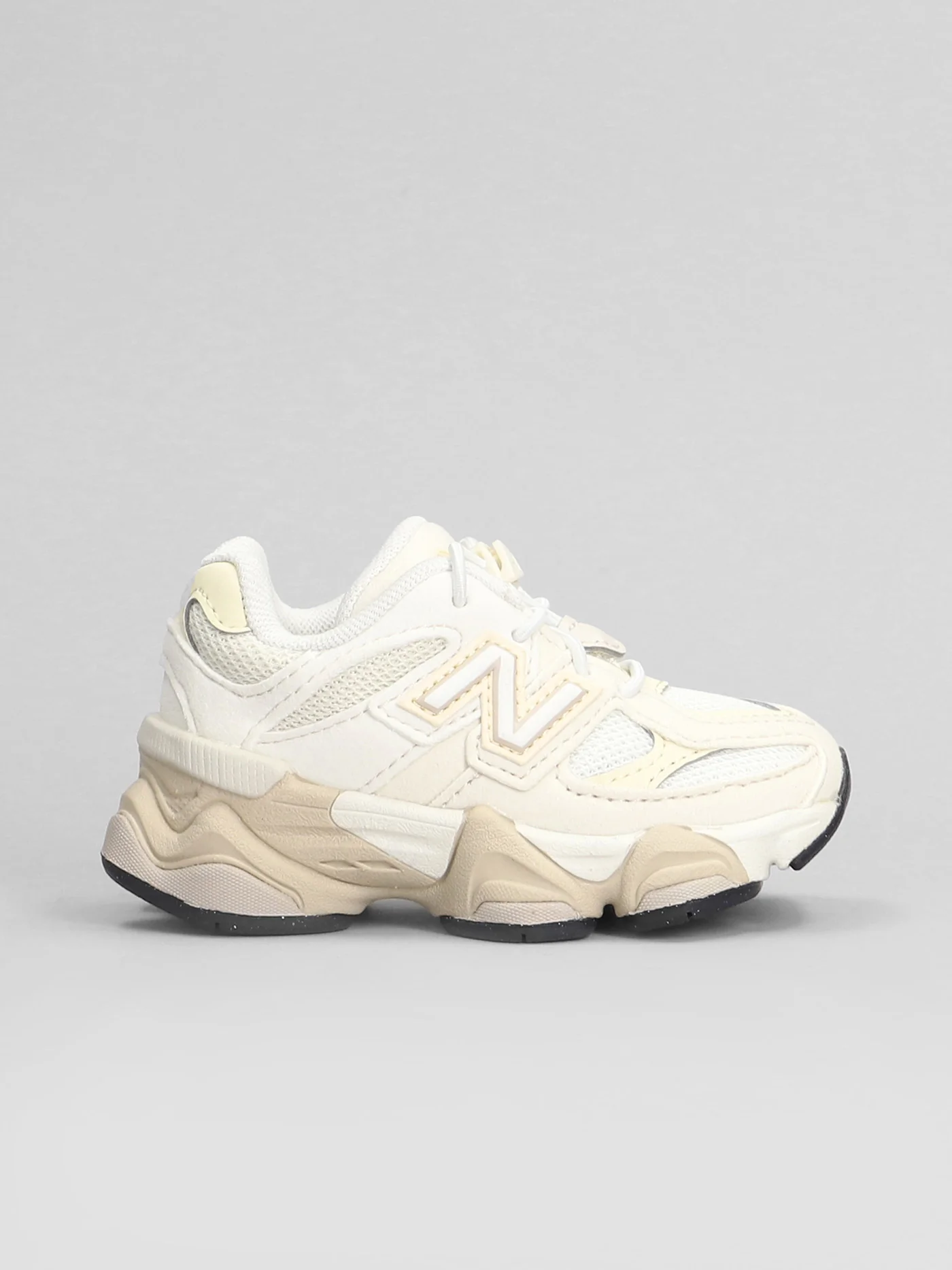 9060 Sneakers in beige Suede and fabric