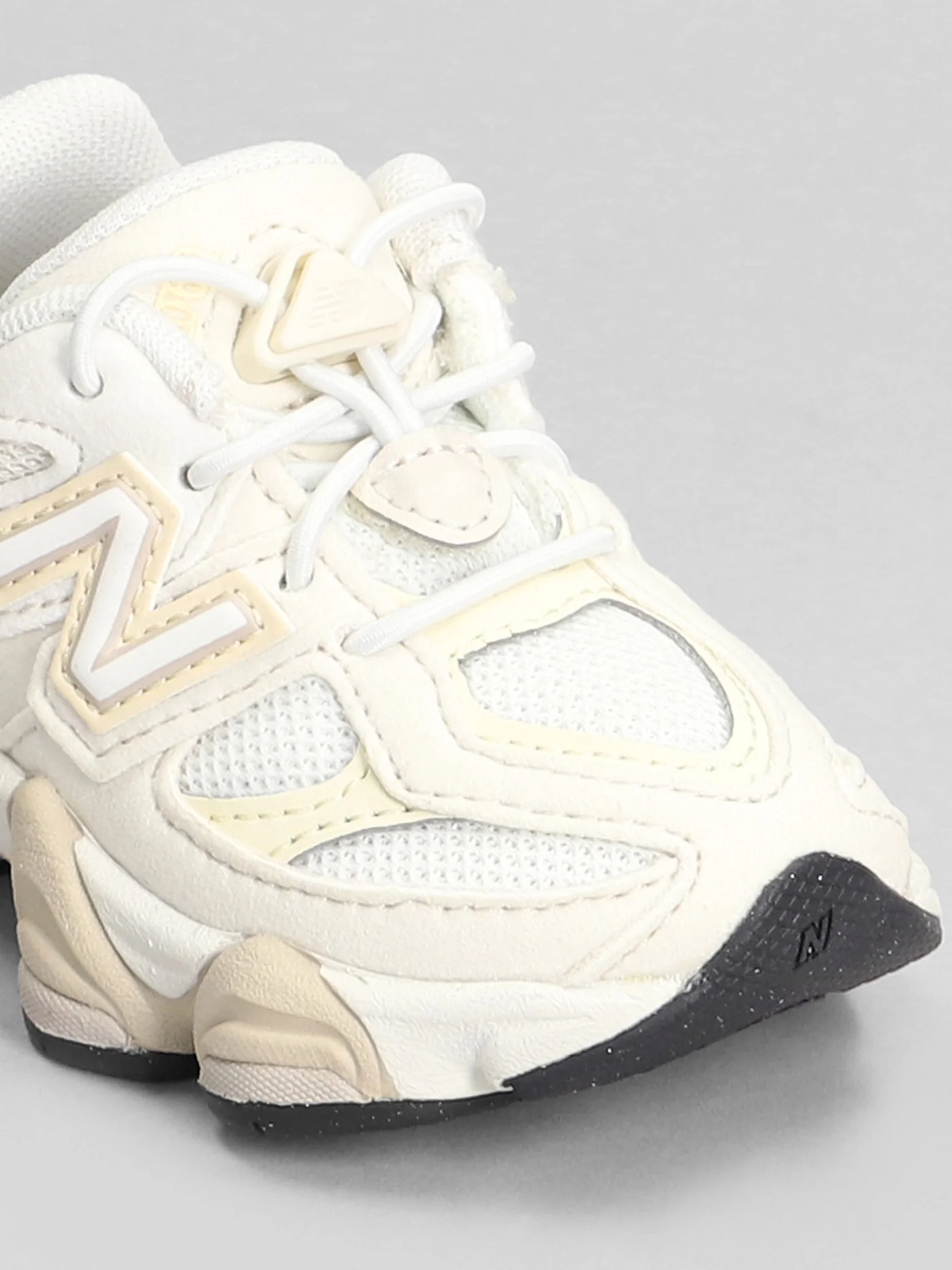 9060 Sneakers in beige Suede and fabric - Image 5