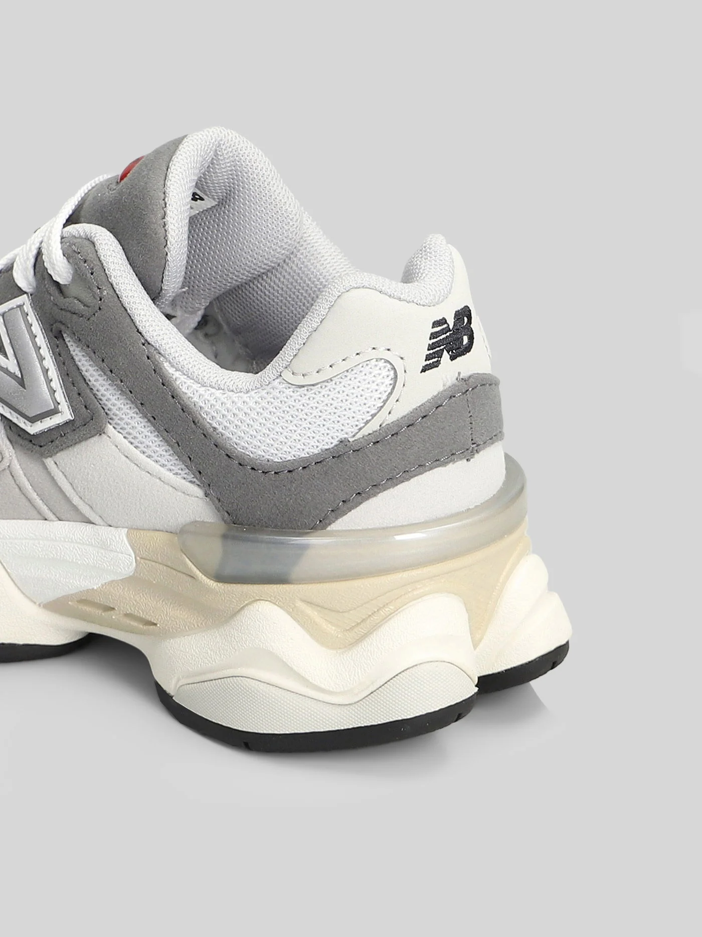 9060 Sneakers in grey Suede and fabric - Image 5