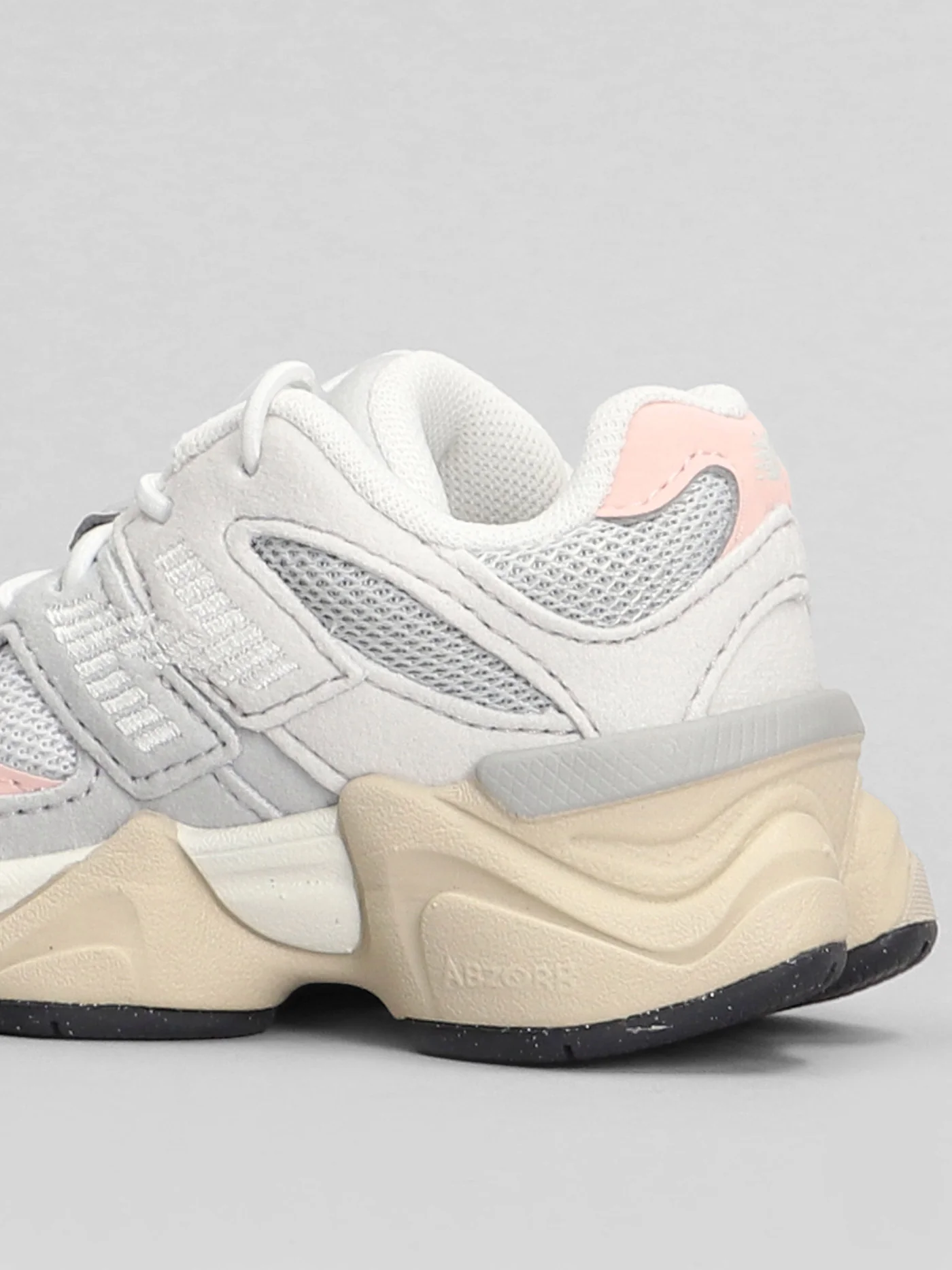 9060 Sneakers in grey Suede and fabric - Image 5