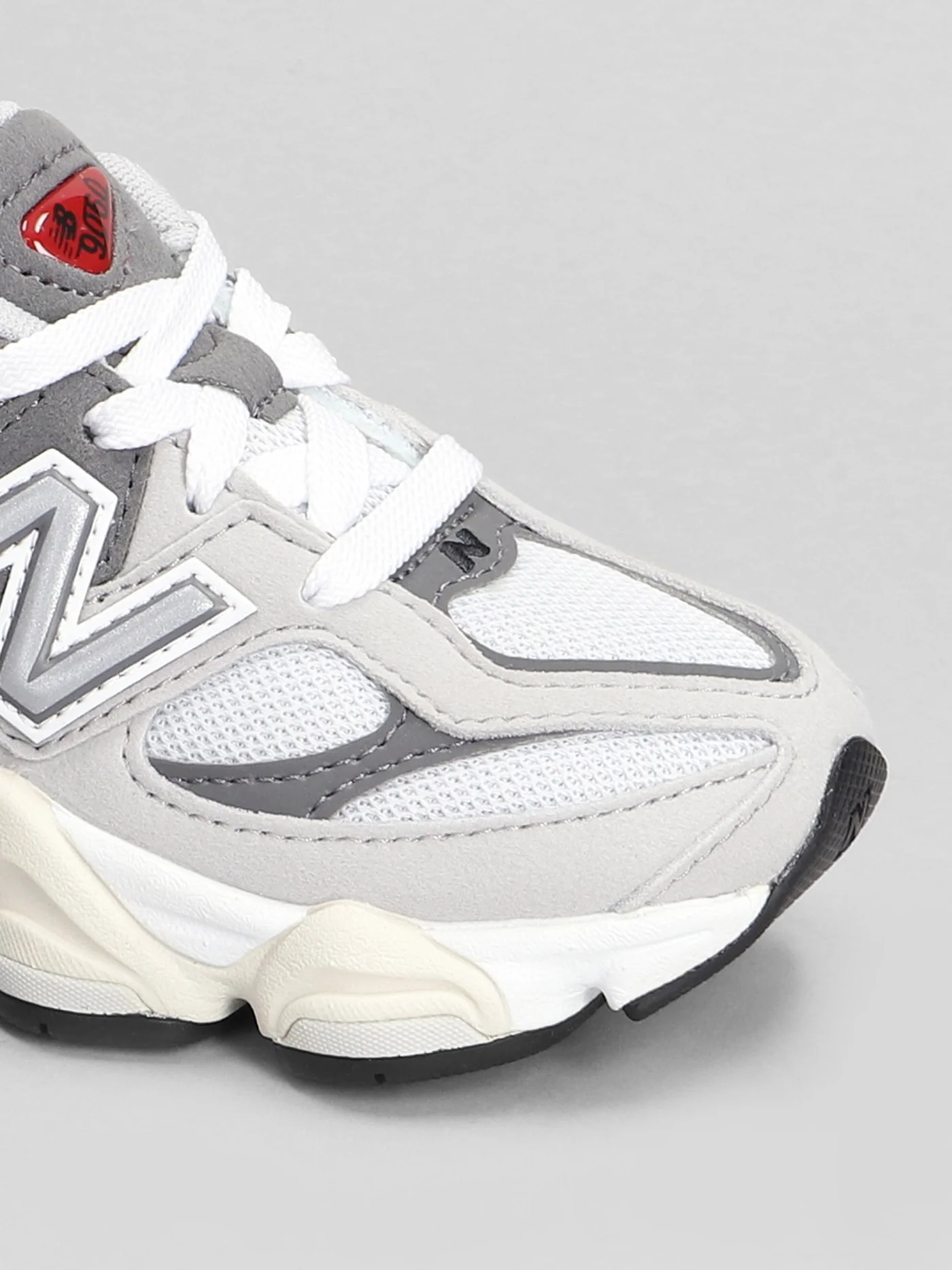 9060 Sneakers in grey Suede and fabric - Image 5