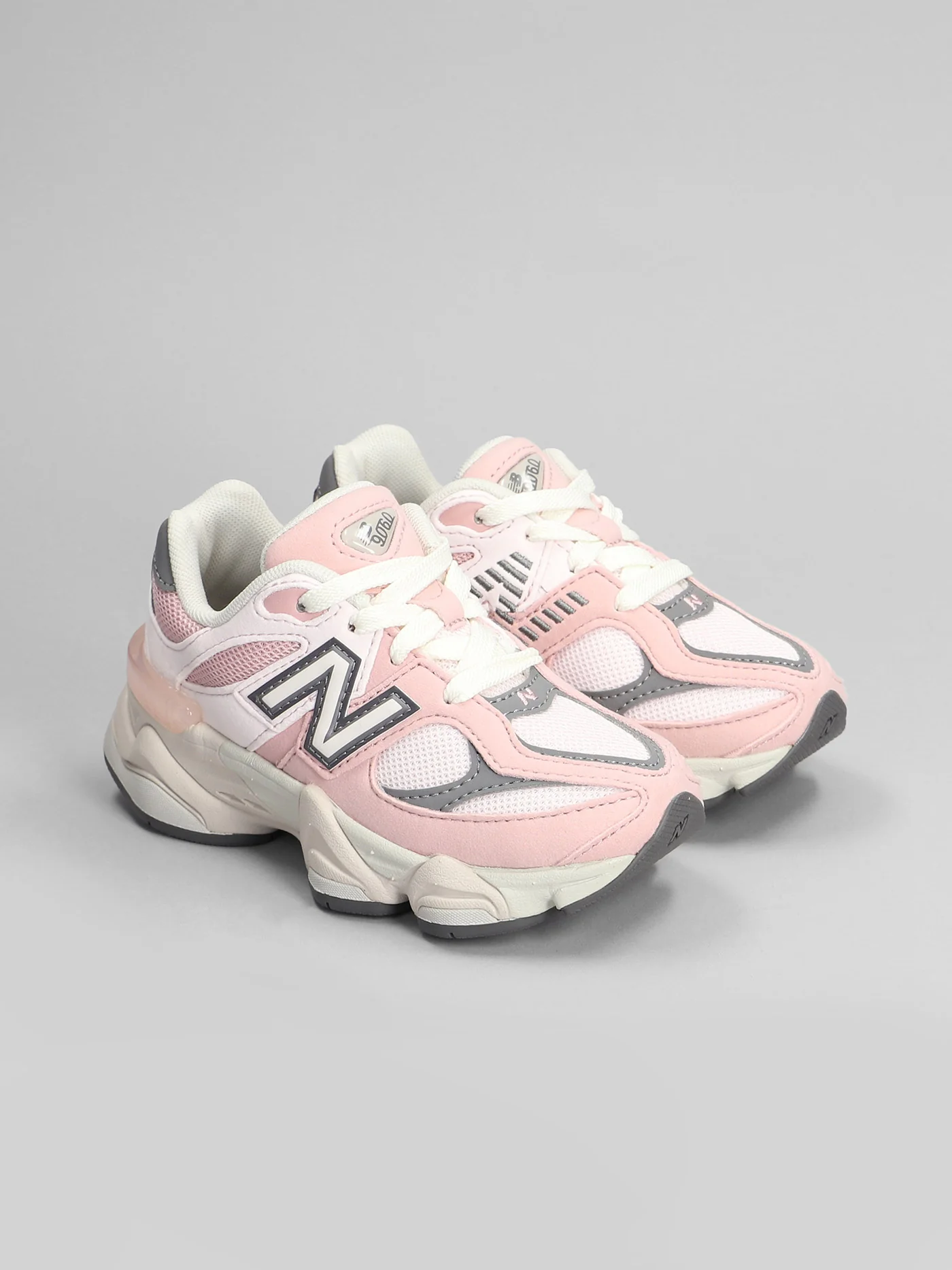 9060 Sneakers in rose-pink Suede and fabric - Image 2