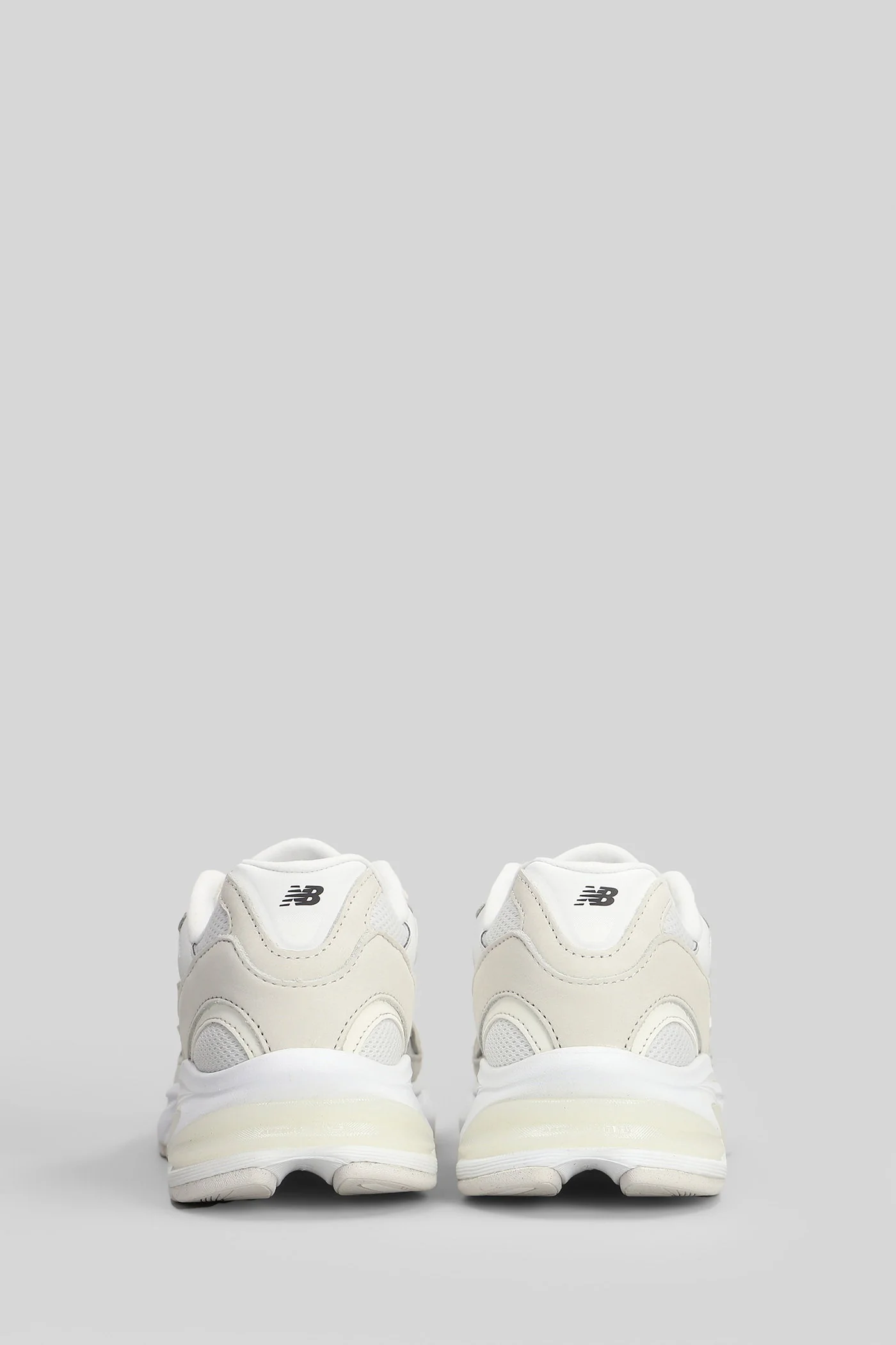2010 Sneakers in beige suede and leather - Image 4