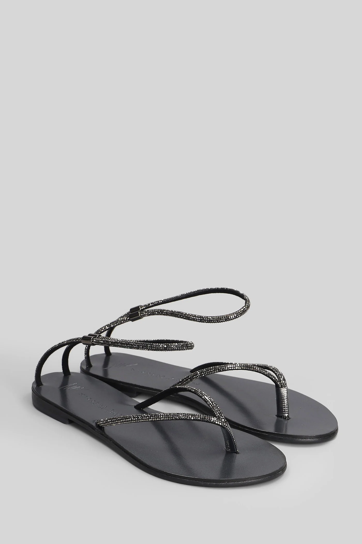 Flat sandal-slipper in black leather - Image 2