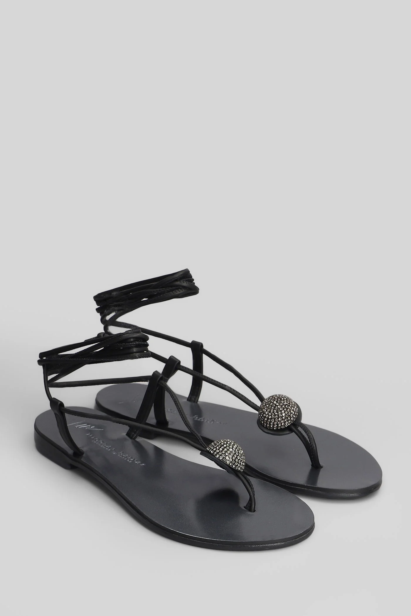 Flat sandal-slipper in black leather - Image 2