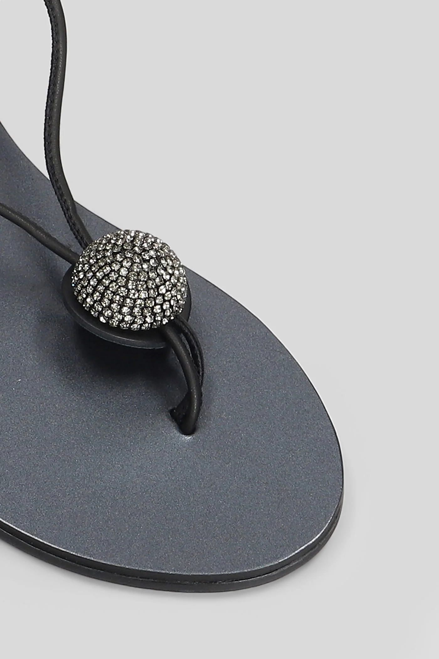 Flat sandal-slipper in black leather - Image 5