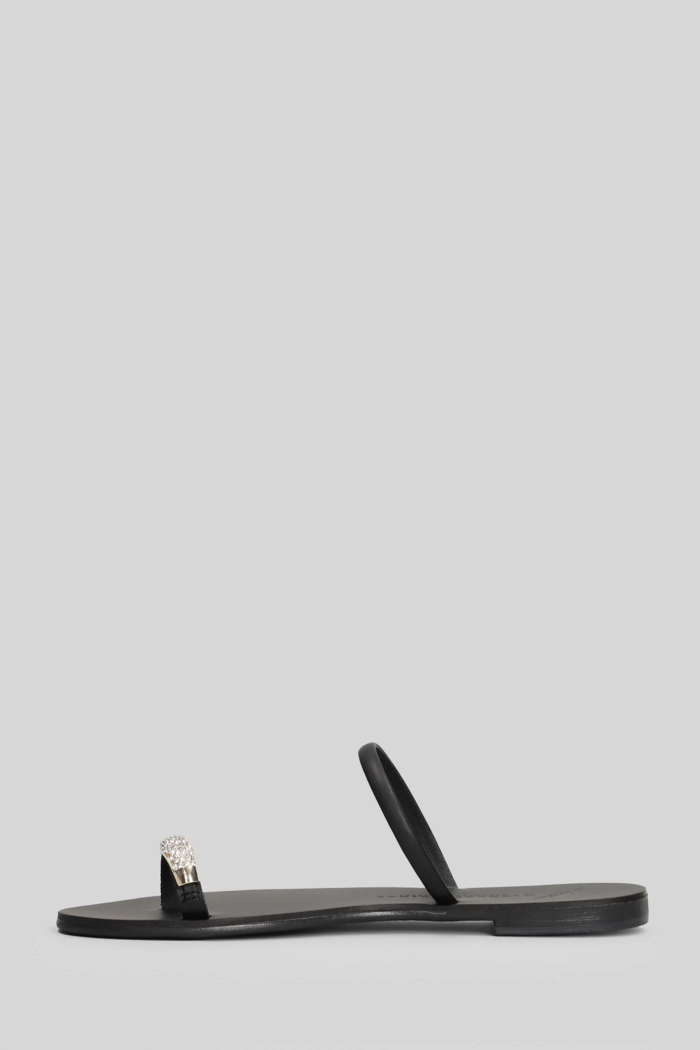Flat sandal-slipper in black leather - Image 3