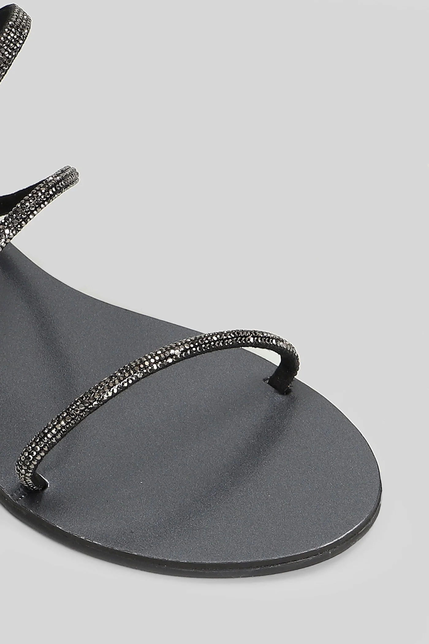 Flat sandal-slipper in black leather - Image 5
