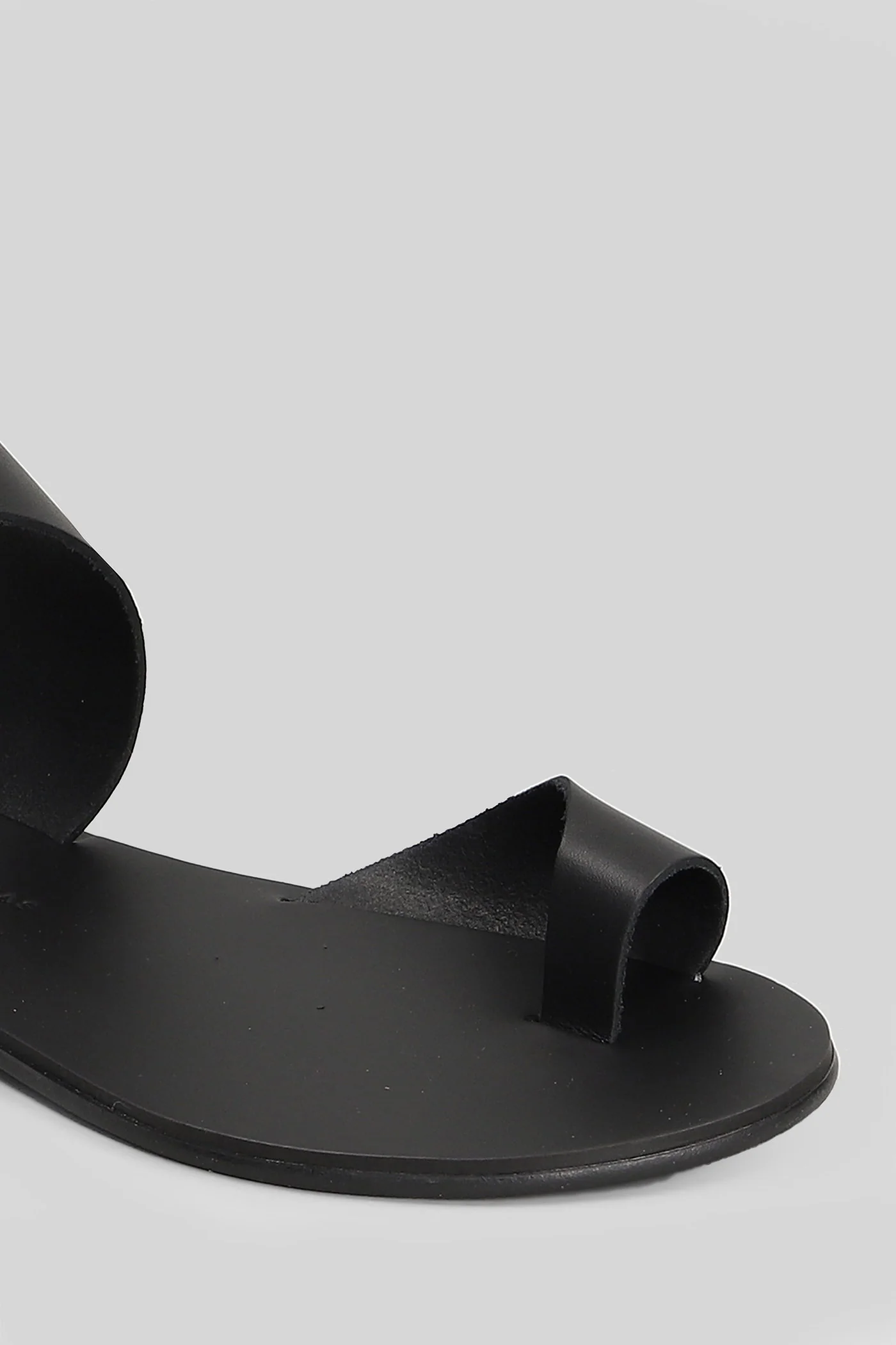 Flat sandal-slipper in black leather - Image 5