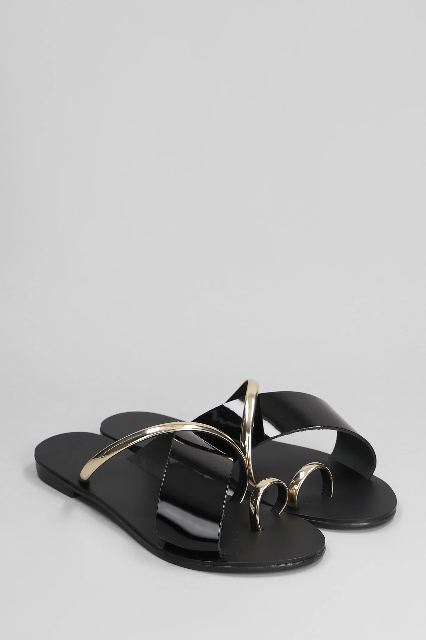 Flats in black leather - Image 2