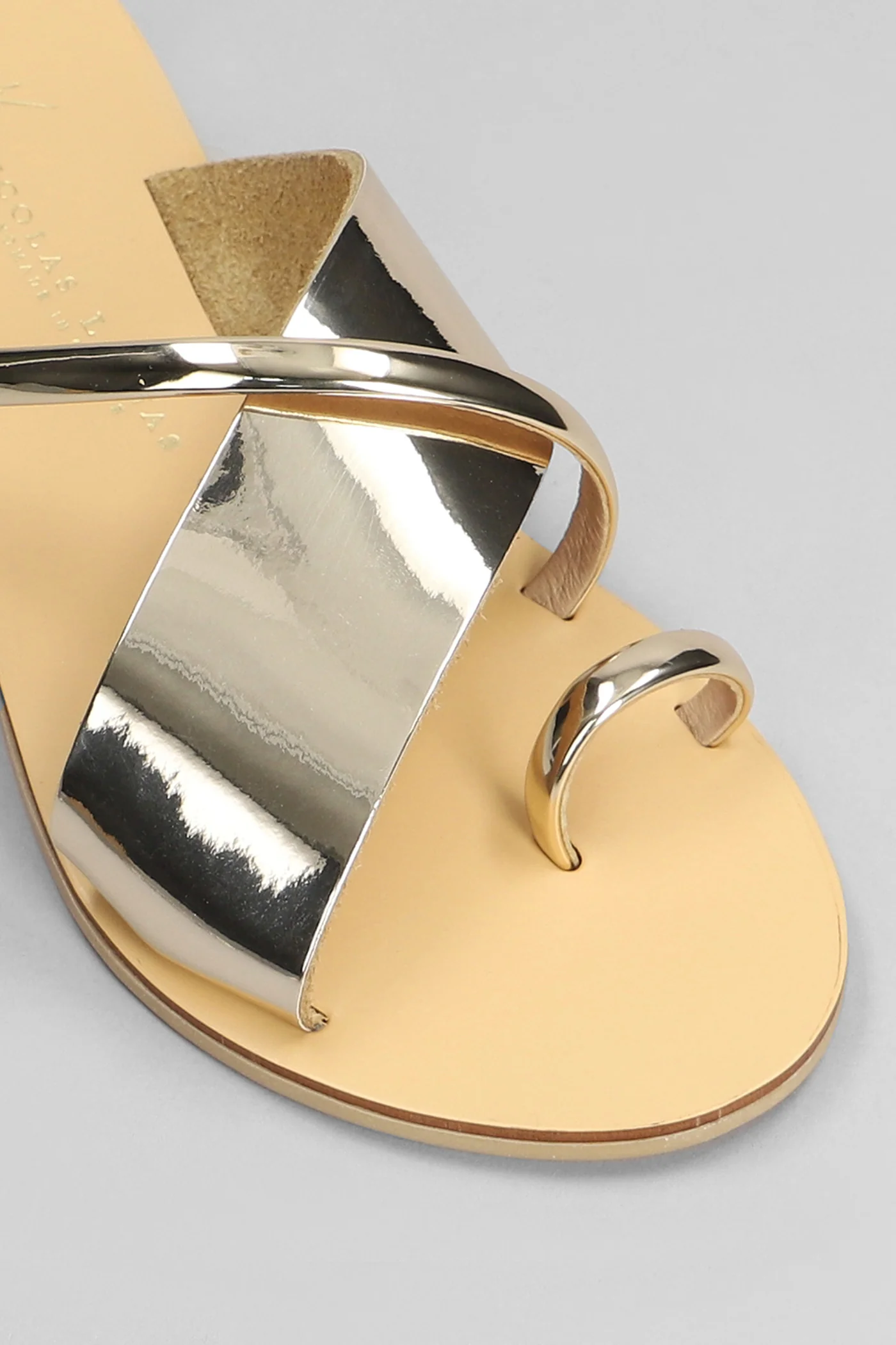 Flats in gold leather - Image 5