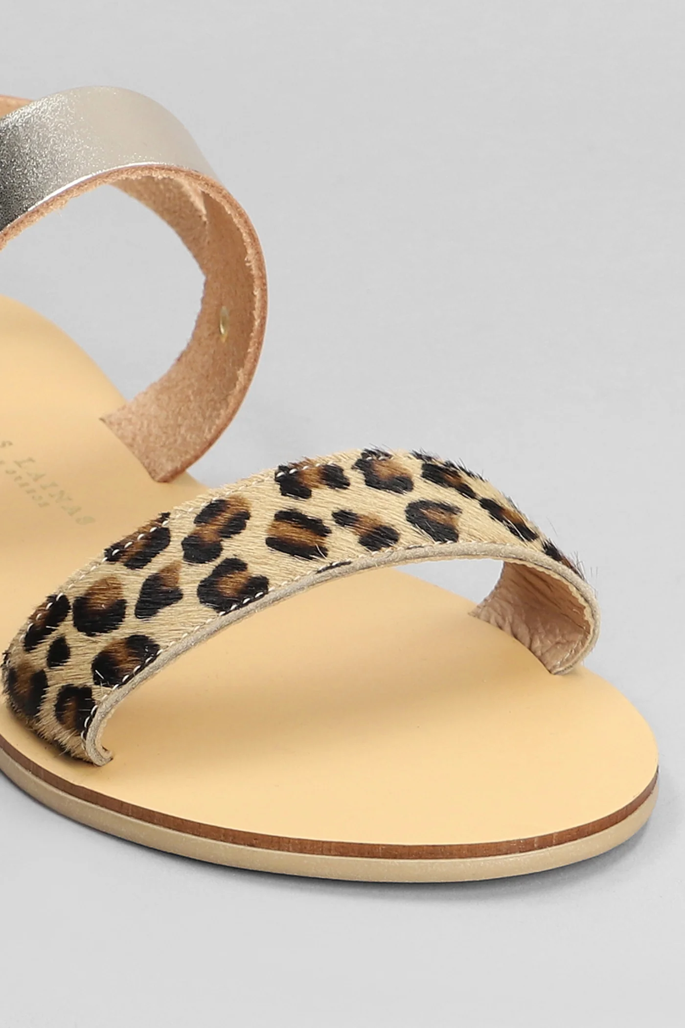 Flats in gold leather - Image 5