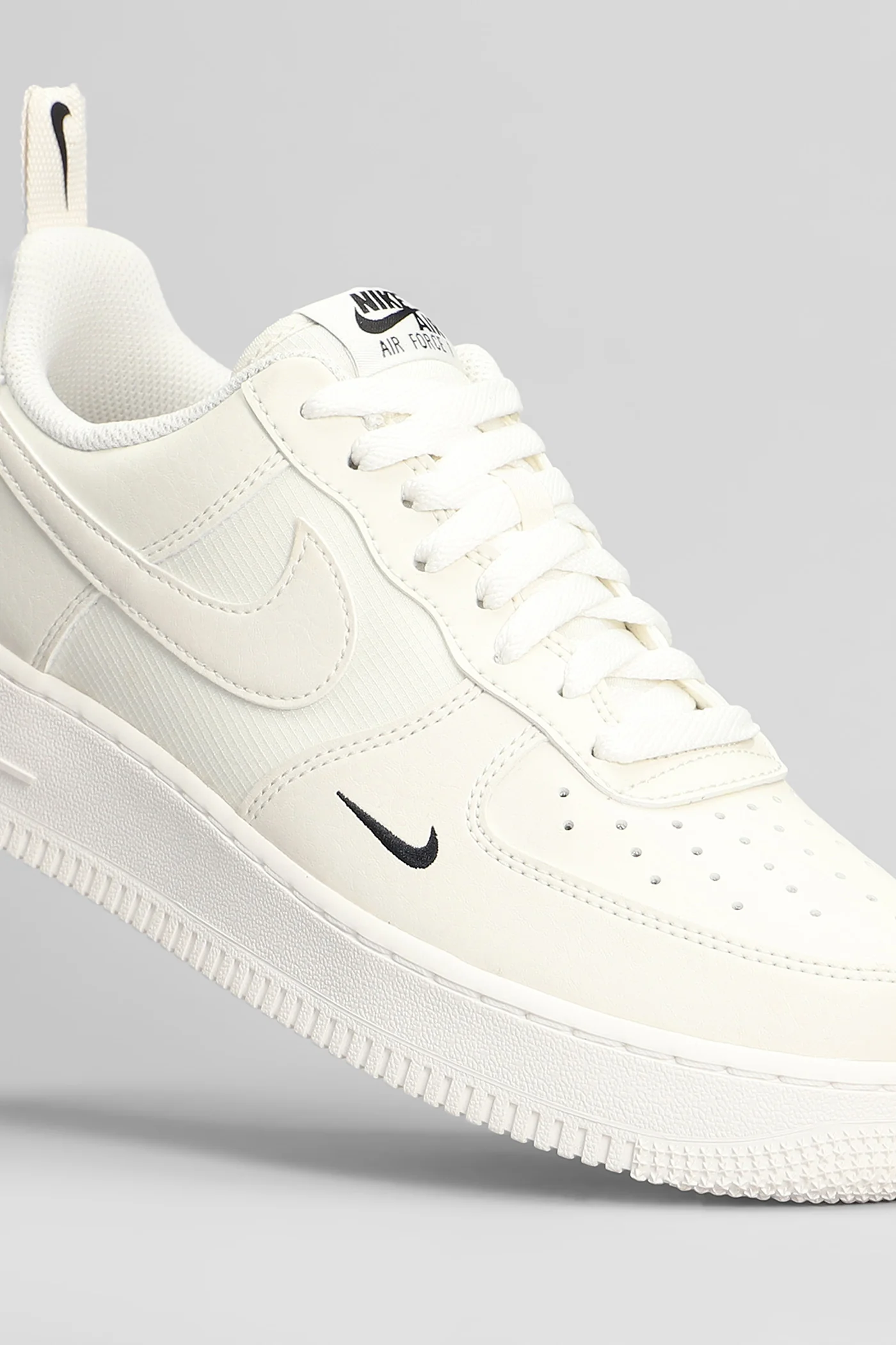 Air Force 1 07 Sneakers in white leather - Image 5