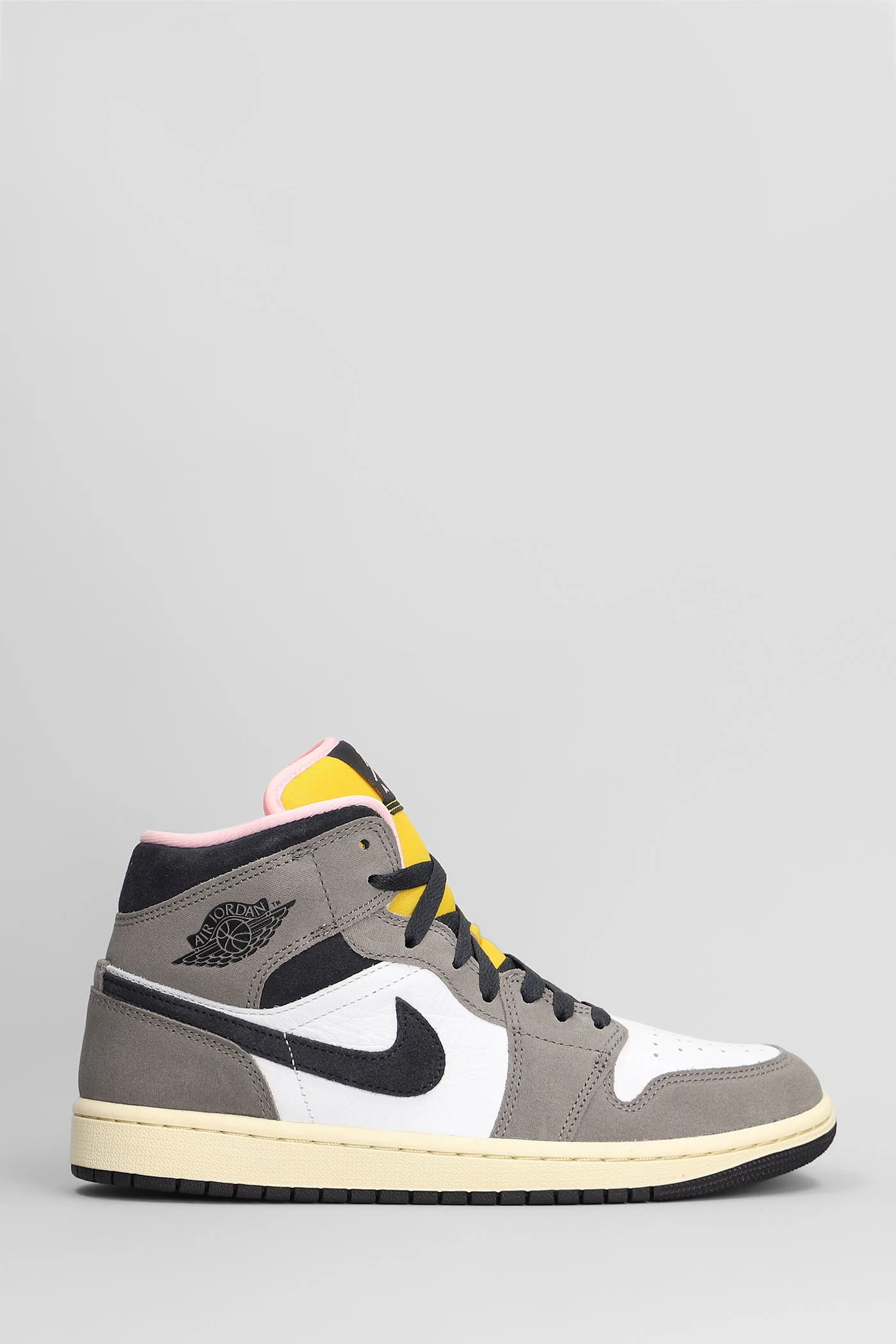 Air Jordan 1 Mid Se Sneakers in white leather