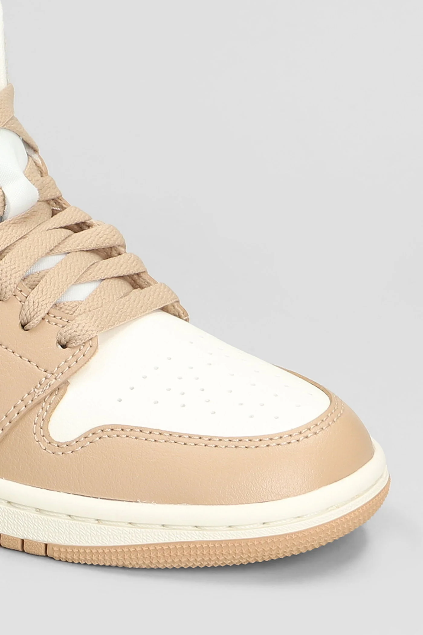 Air Jordan 1 Mid Sneakers in beige leather - Image 5