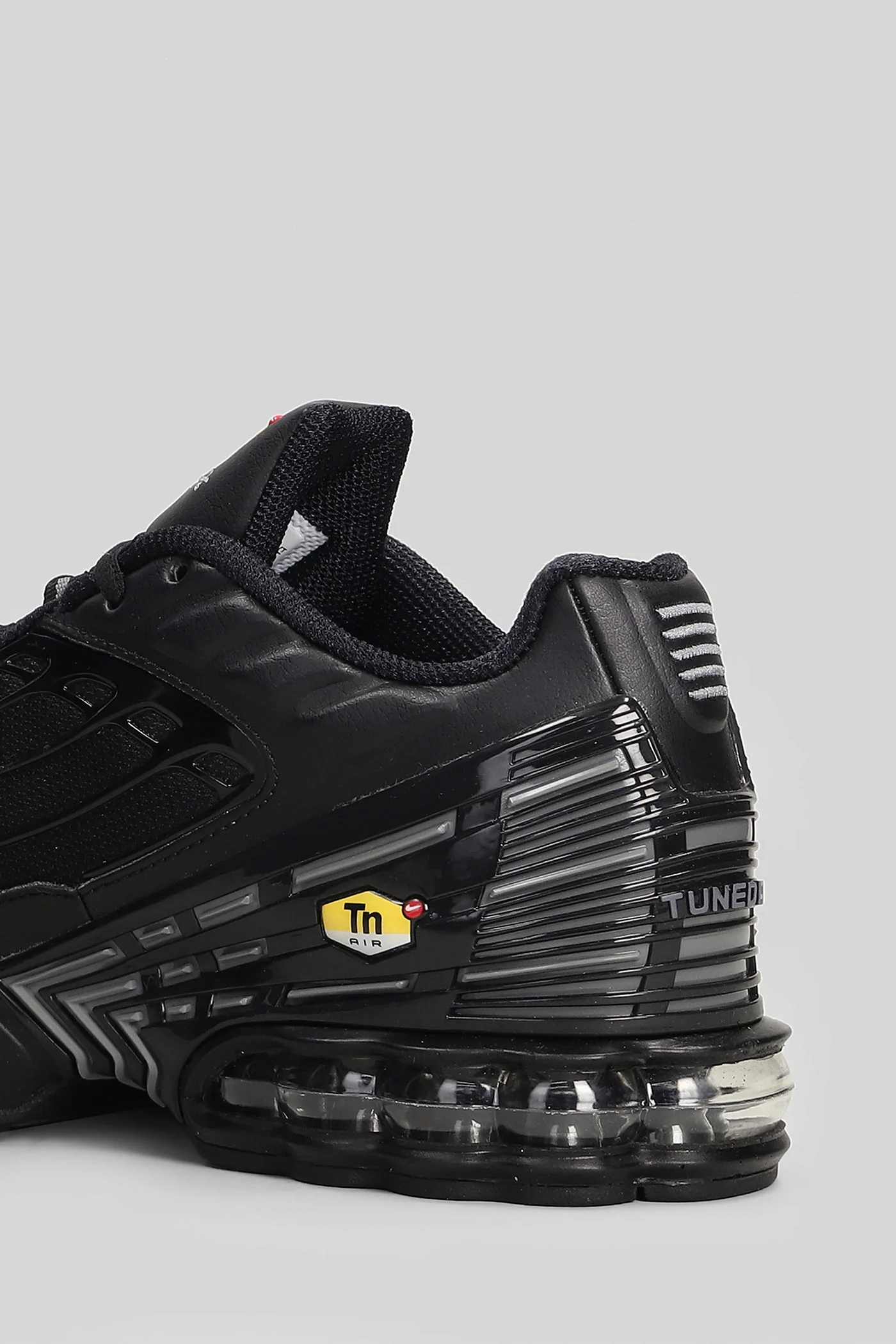 Air Max Plus III Sneakers in black leather and fabric - Image 5