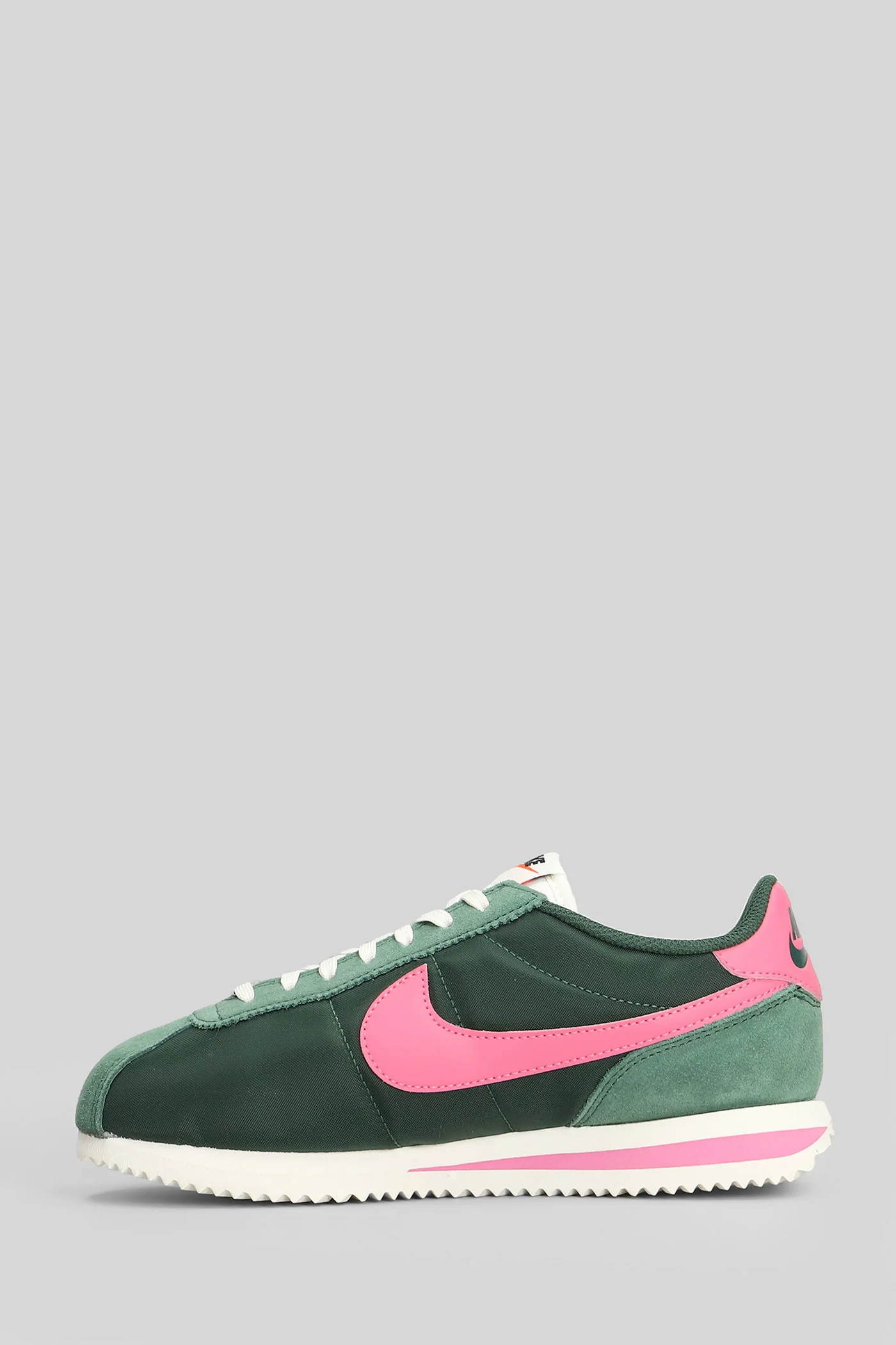 Nike cortez Sneakers in green Suede and fabric - Image 3