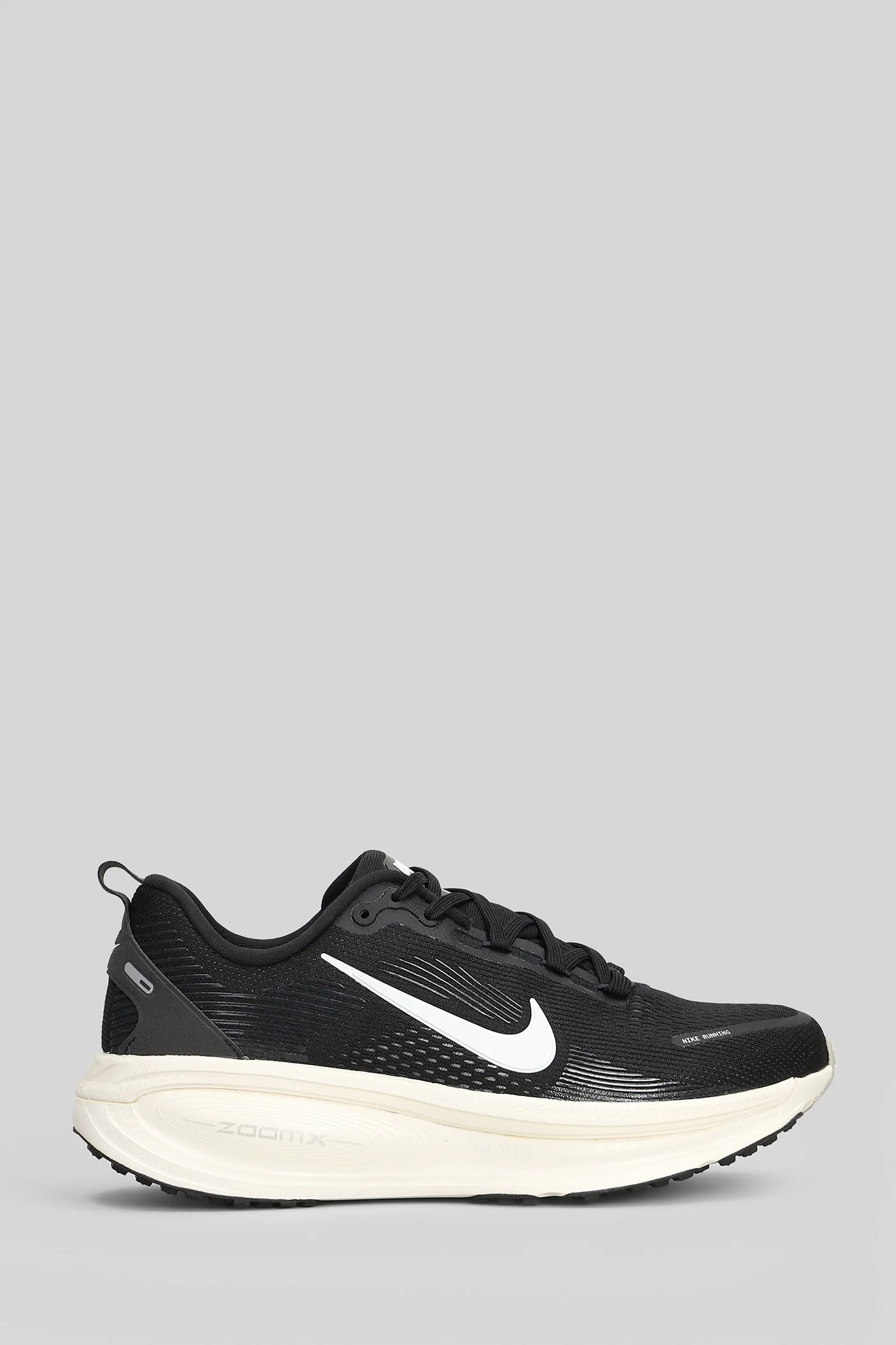 Nike vomero 18 Sneakers in black fabric