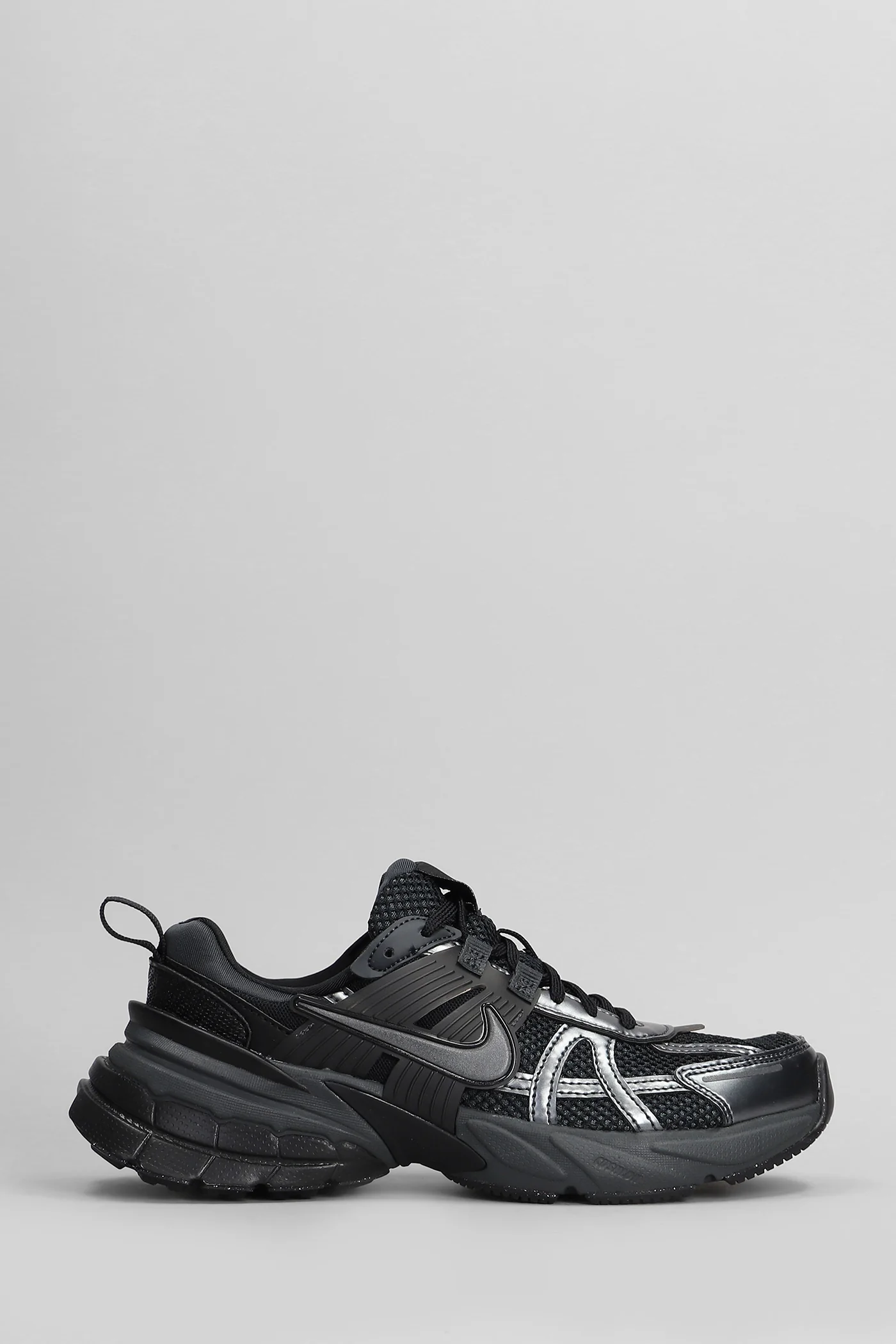 V2K Run Sneakers in black leather and fabric